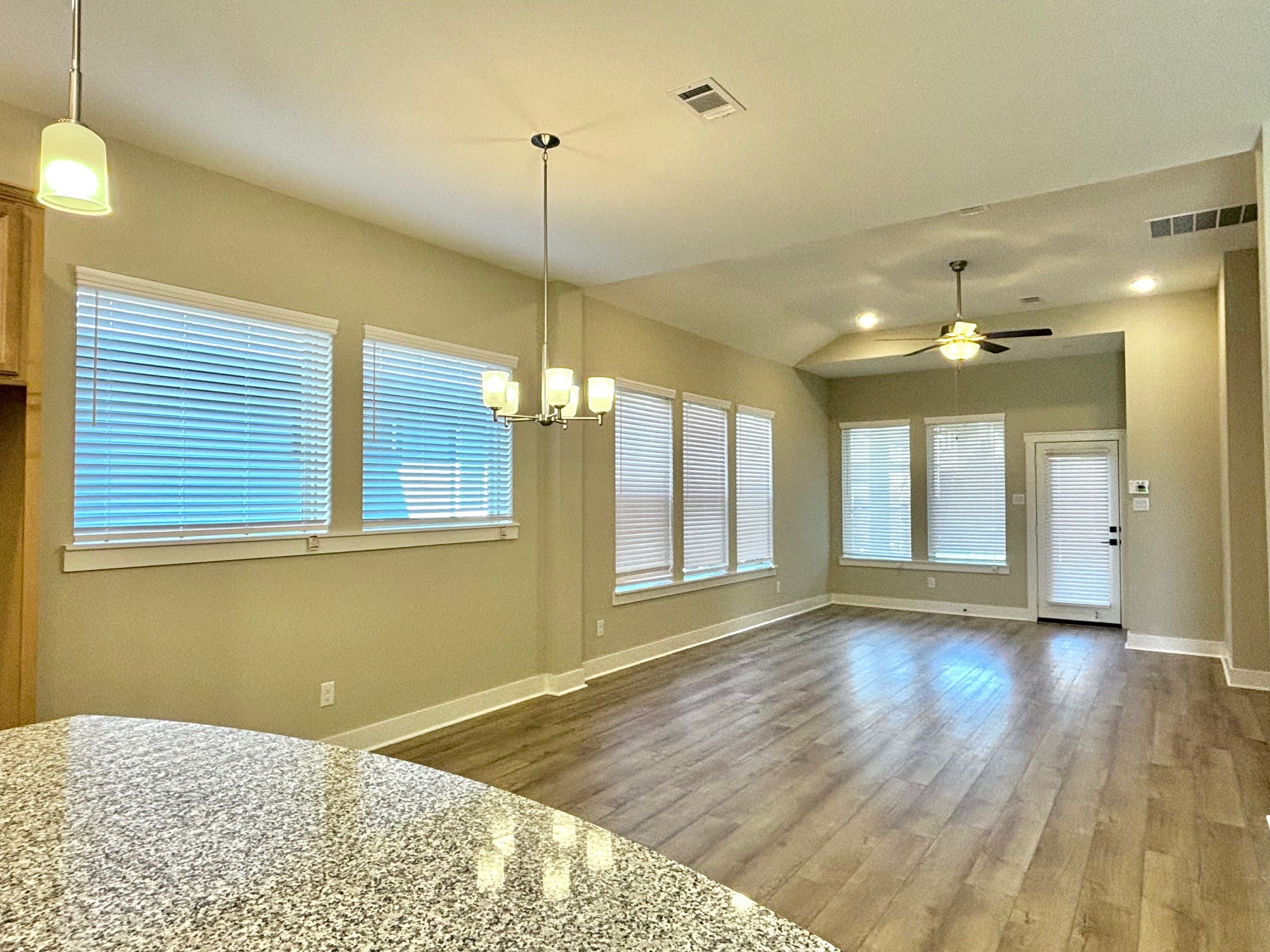 18646 Marvelous Place Property Photo 13