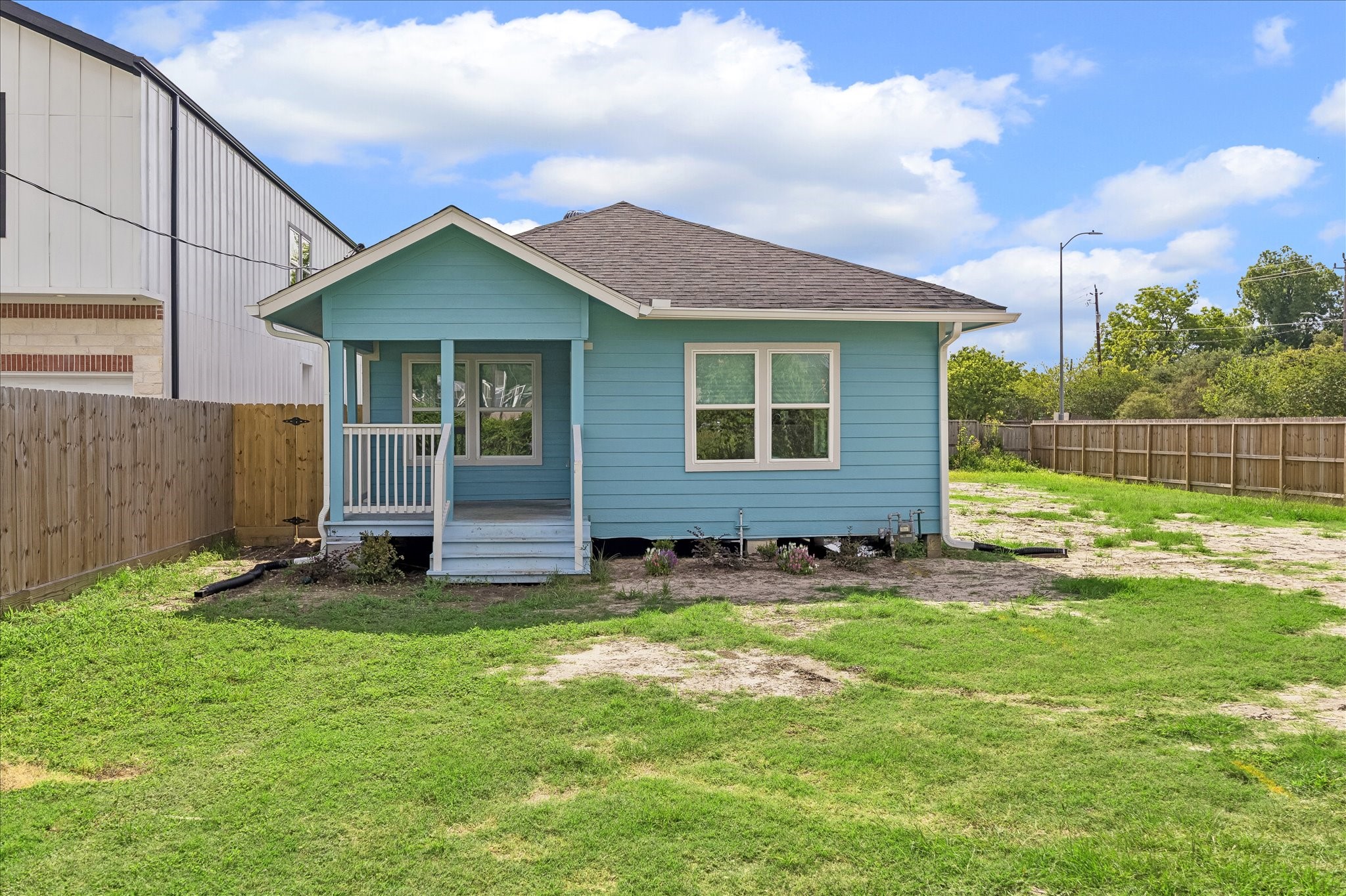 7702 Sealey Street Property Photo 1