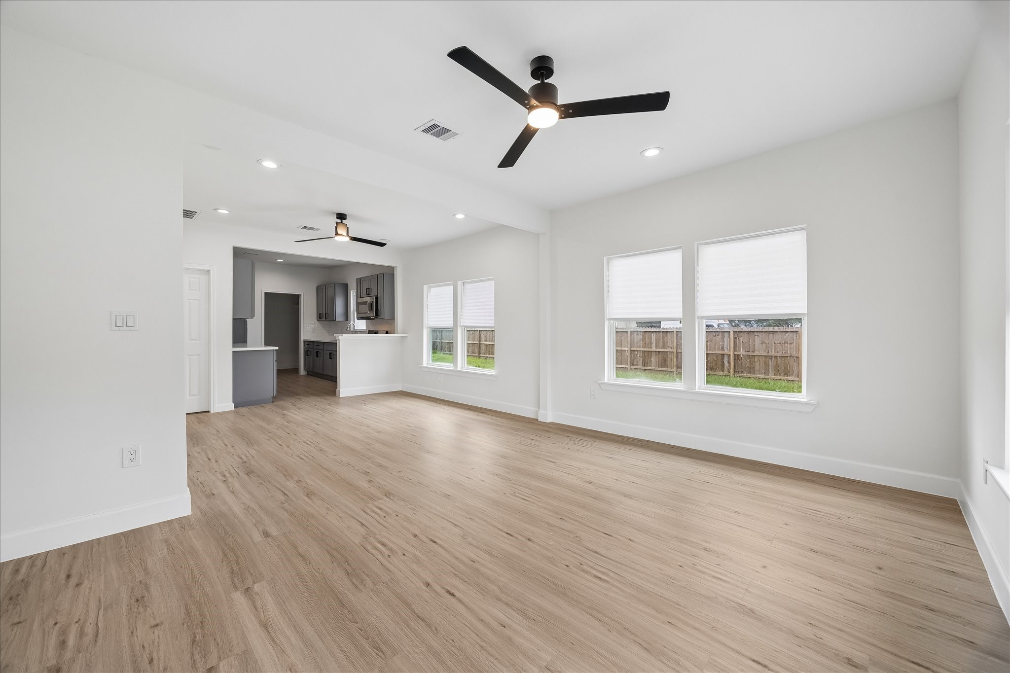 7702 Sealey Street Property Photo 2