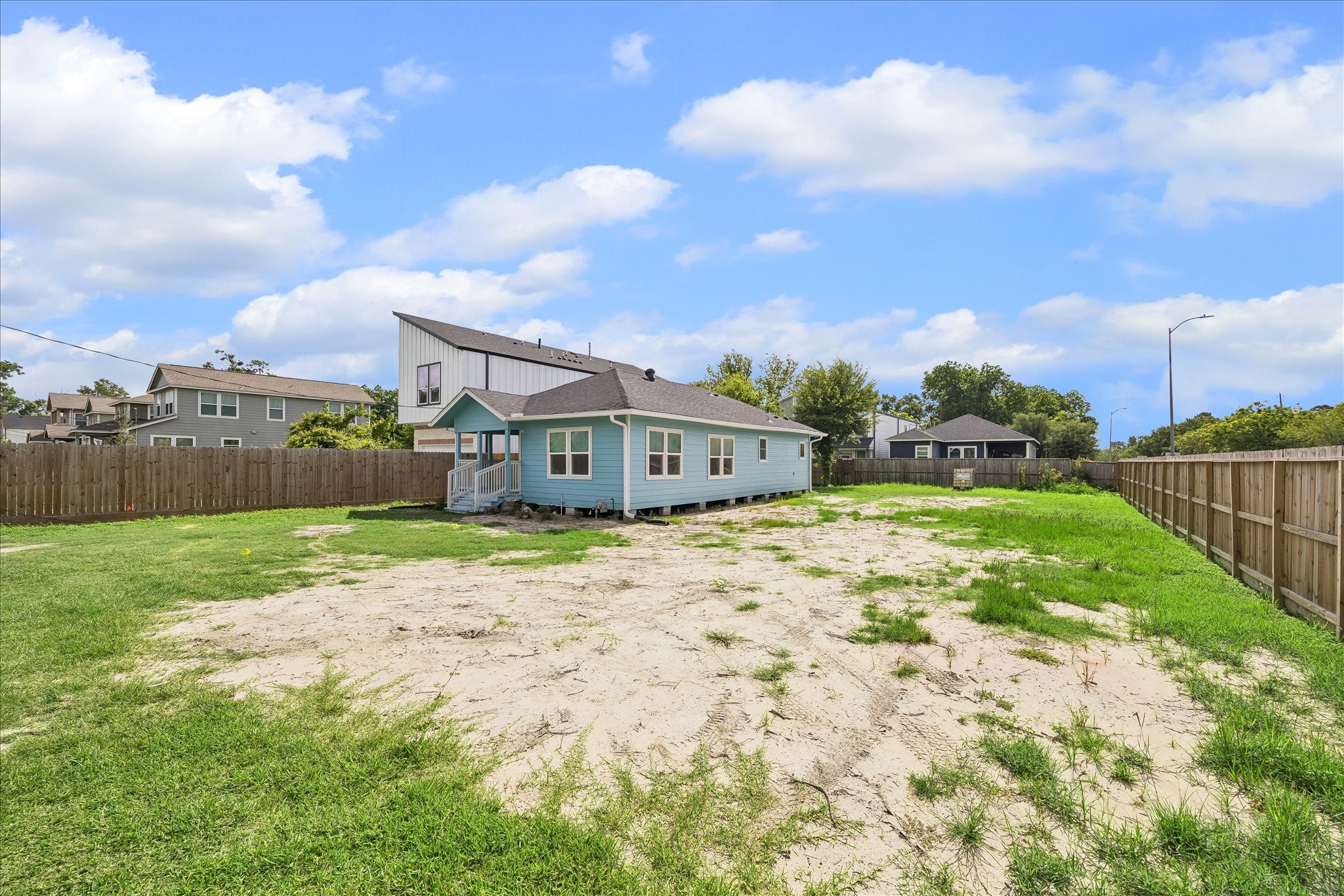 7702 Sealey Street Property Photo 6