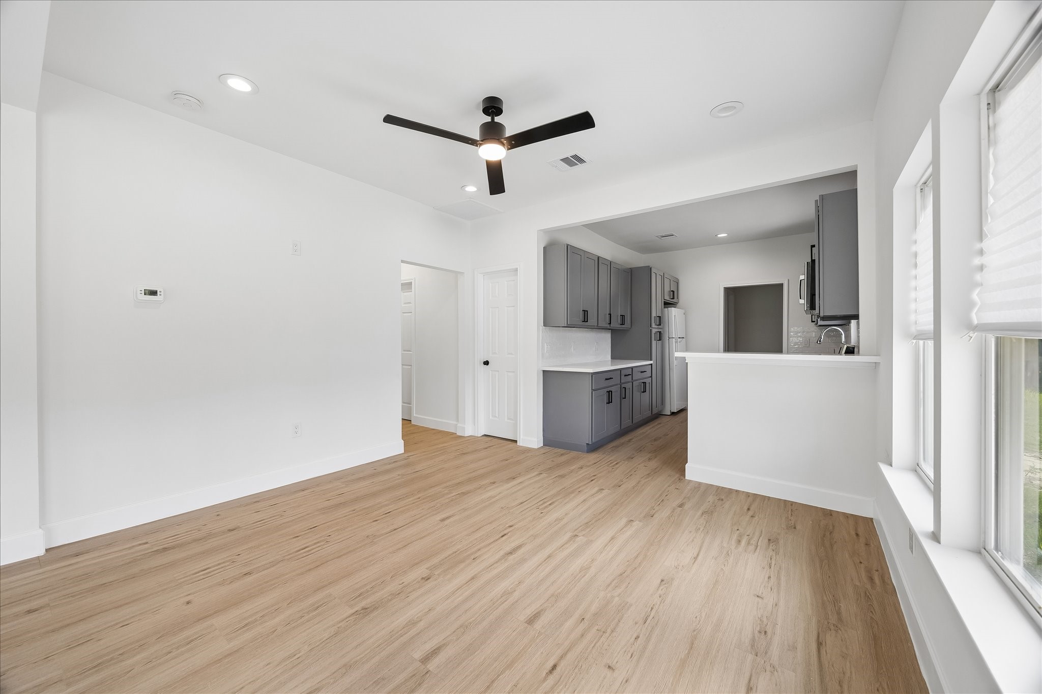 7702 Sealey Street Property Photo 10