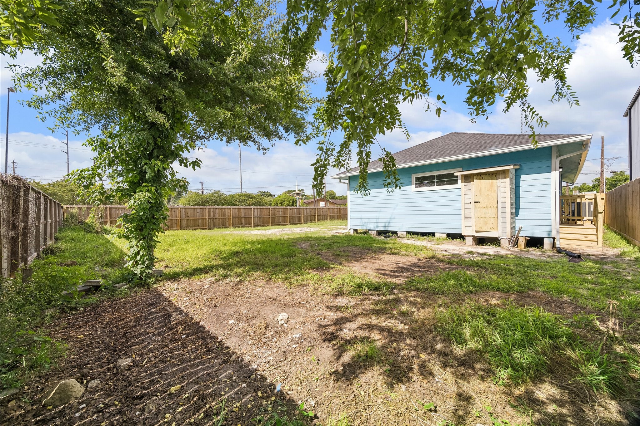 7702 Sealey Street Property Photo 24