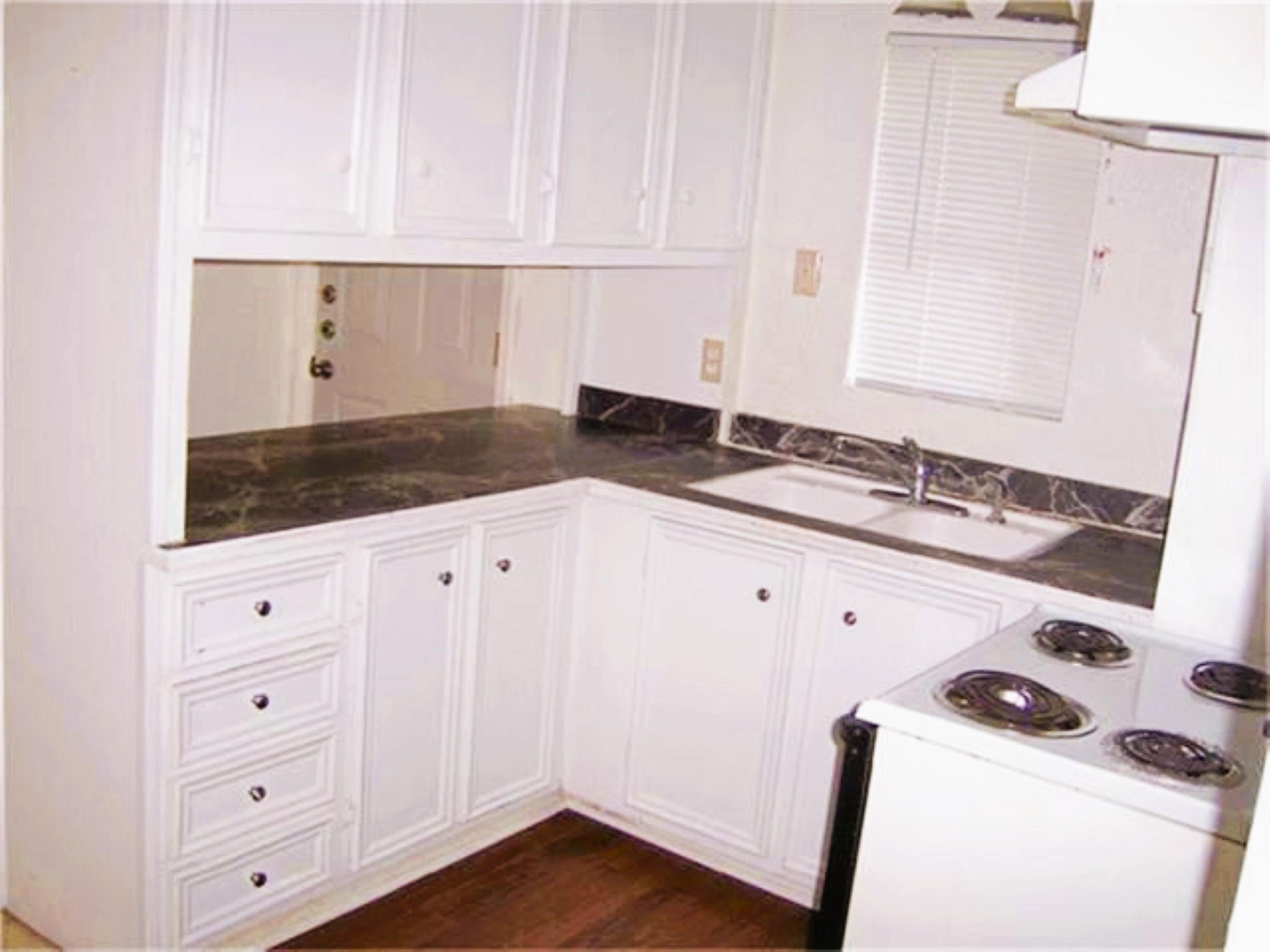 1833 Oriole Drive Property Photo 2