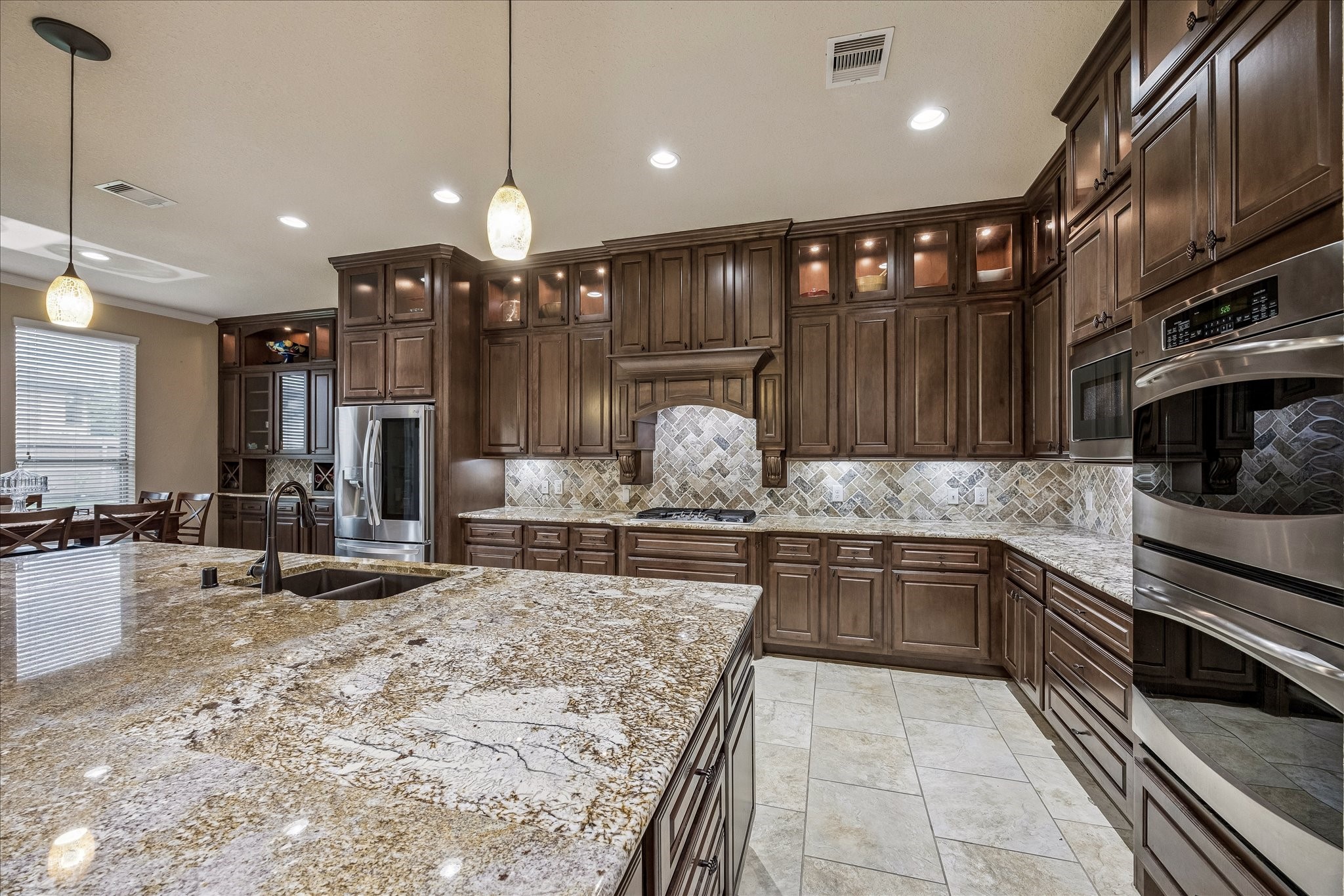 9924 Easton Sky Lane Property Photo 1