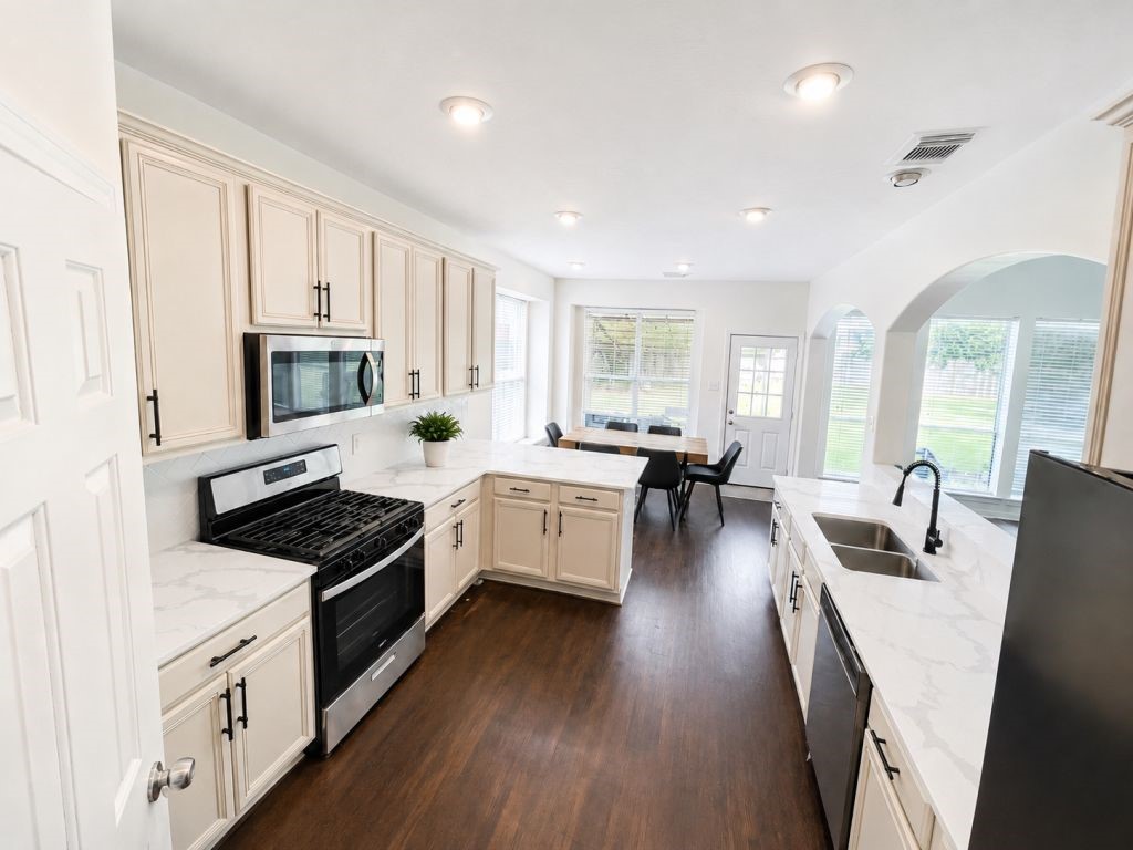 20819 Arbor Bend Court Property Photo 4