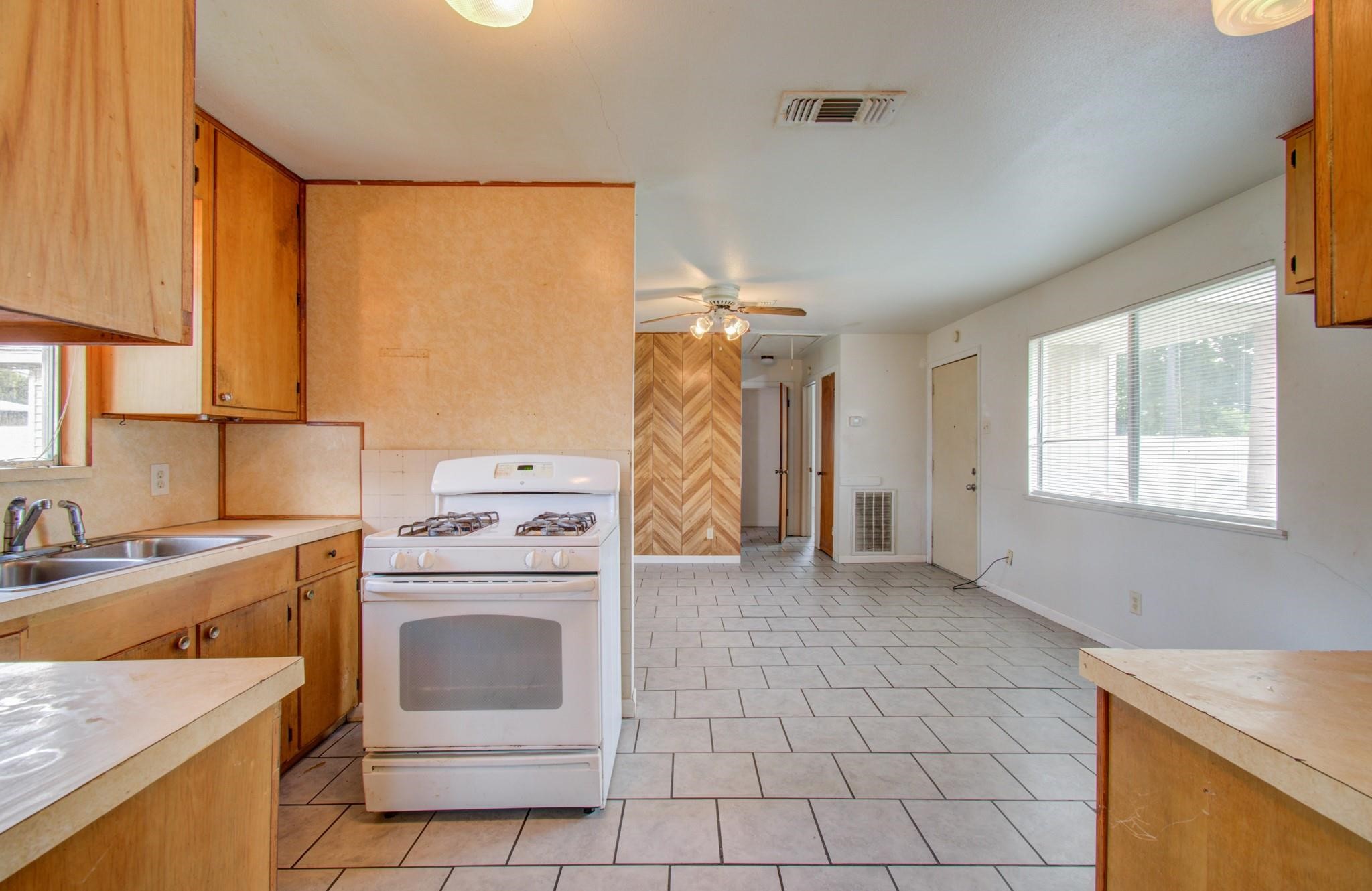 3606 Almeda Genoa Road Property Photo 8
