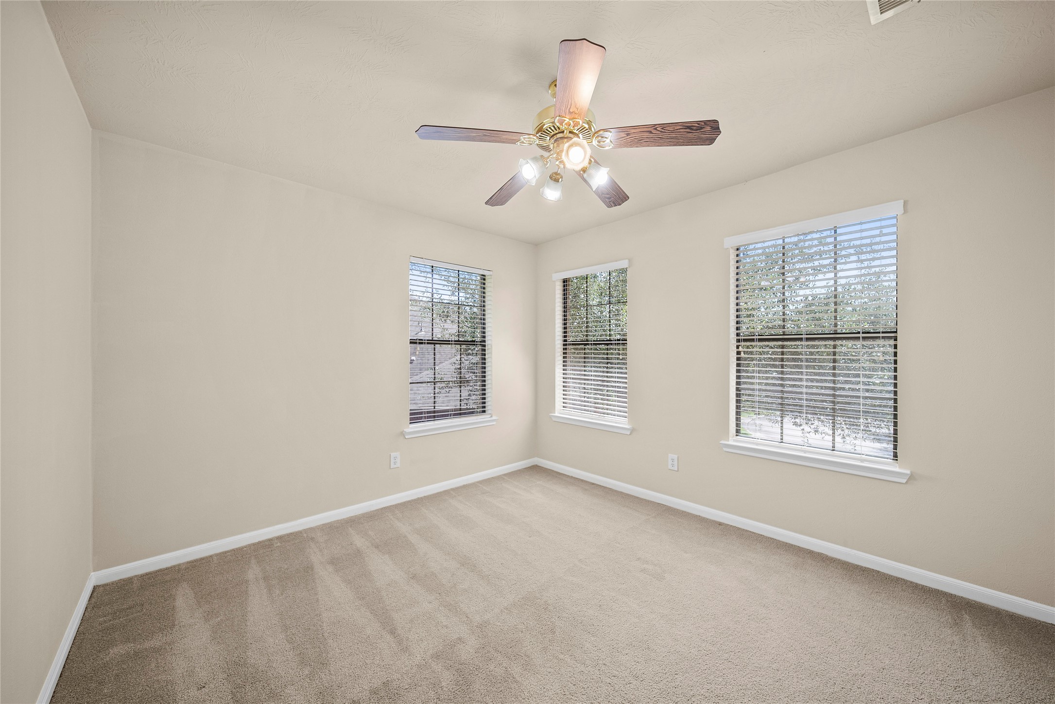 6715 Lathrop Court Property Photo 25