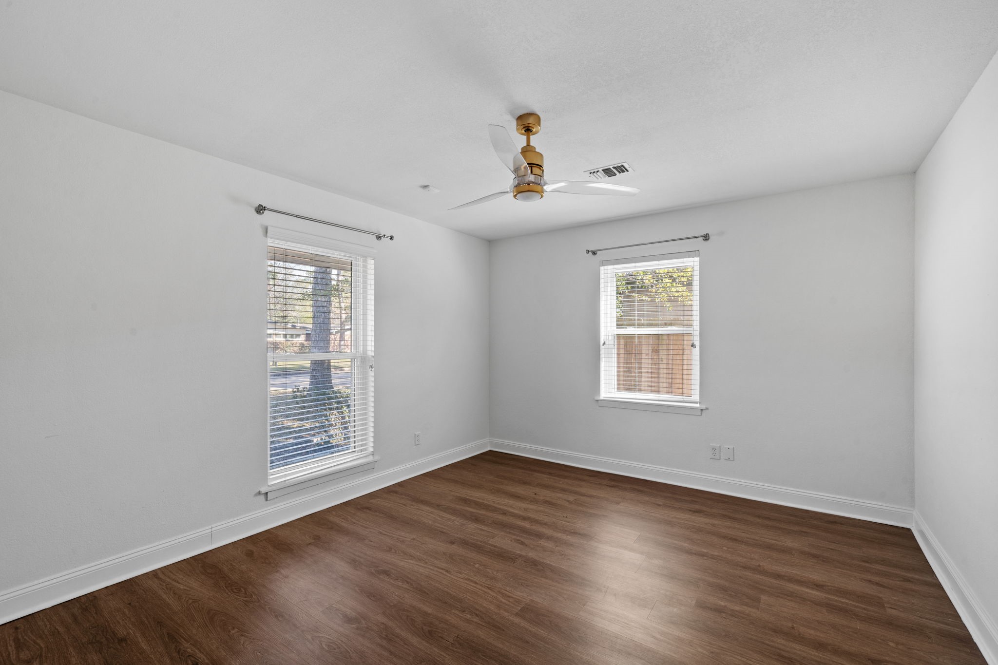 10151 Brinwood Drive Property Photo 13