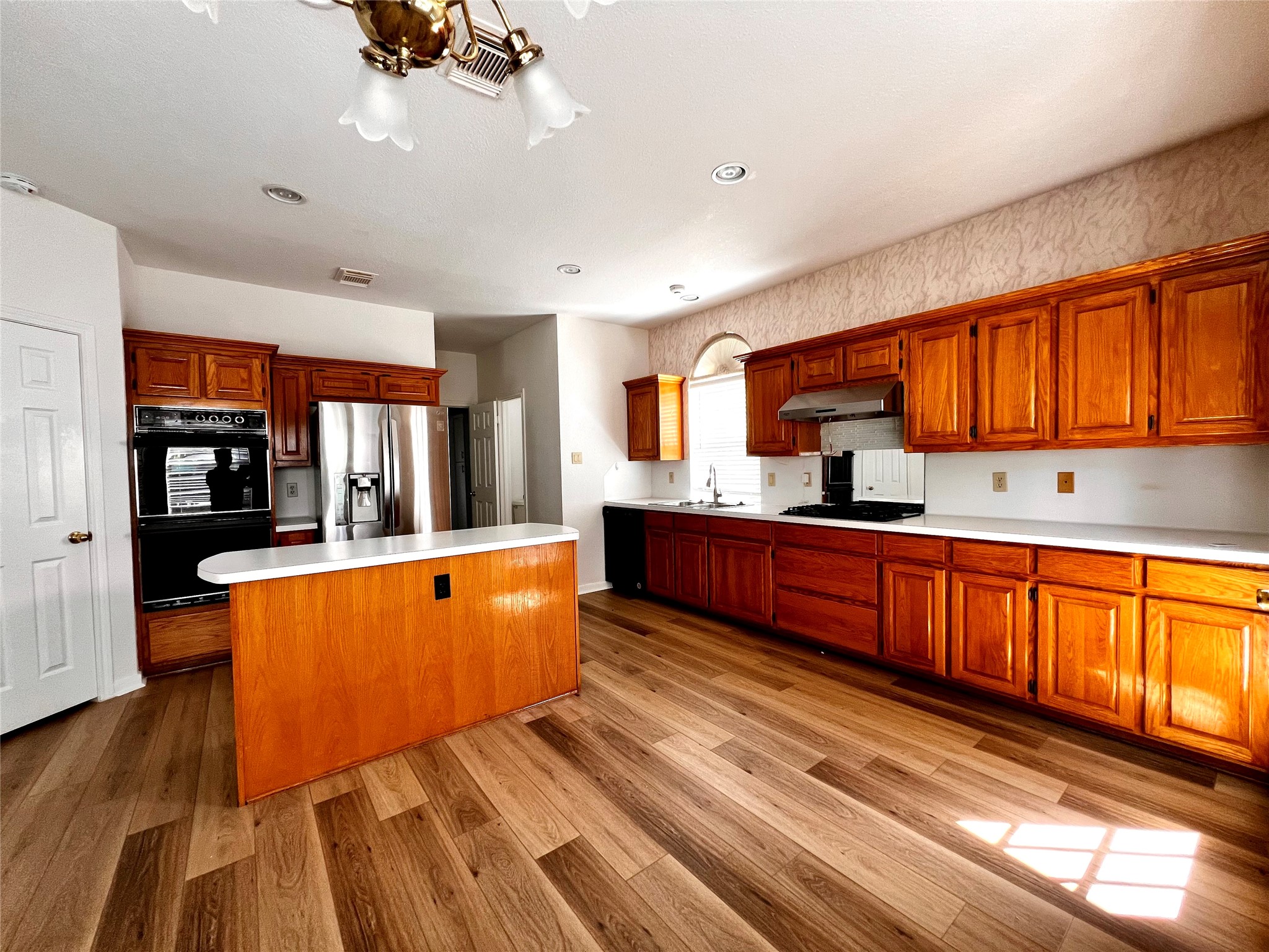 16911 Ascot Meadow Drive Property Photo 13