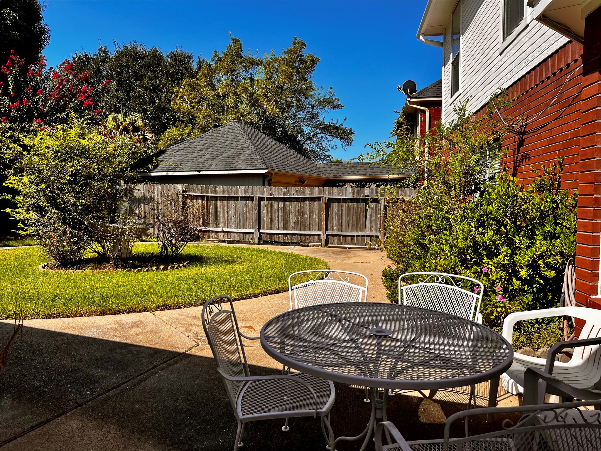 16911 Ascot Meadow Drive Property Photo 32
