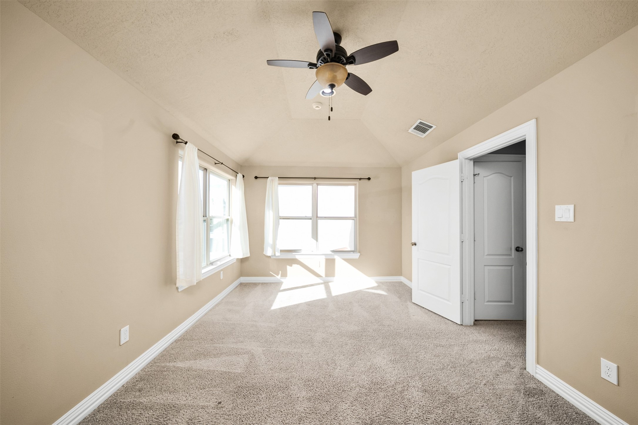 13403 Preston Cliff Court Property Photo 5