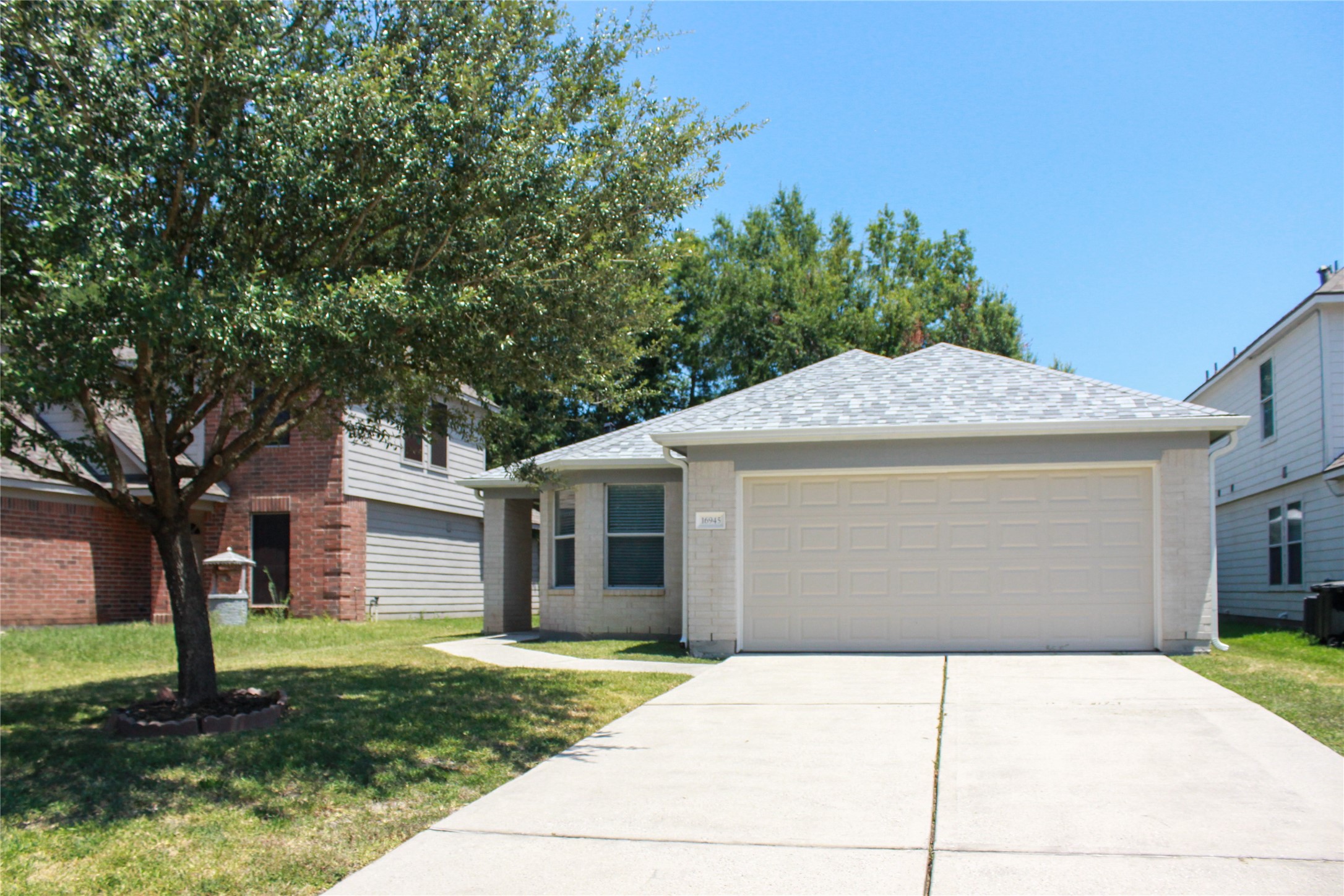 16945 Scenic Knoll Property Photo 4