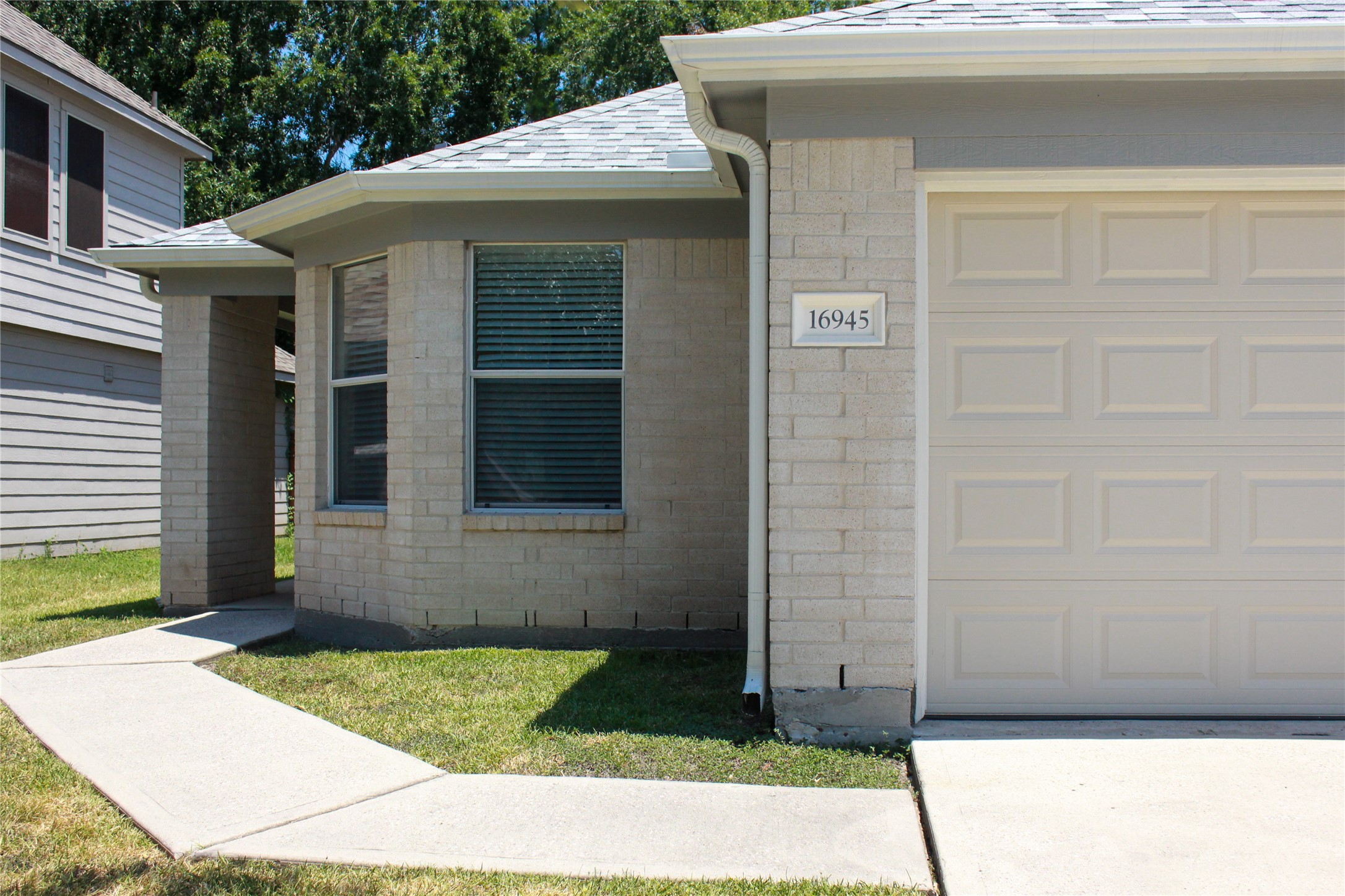 16945 Scenic Knoll Property Photo 5
