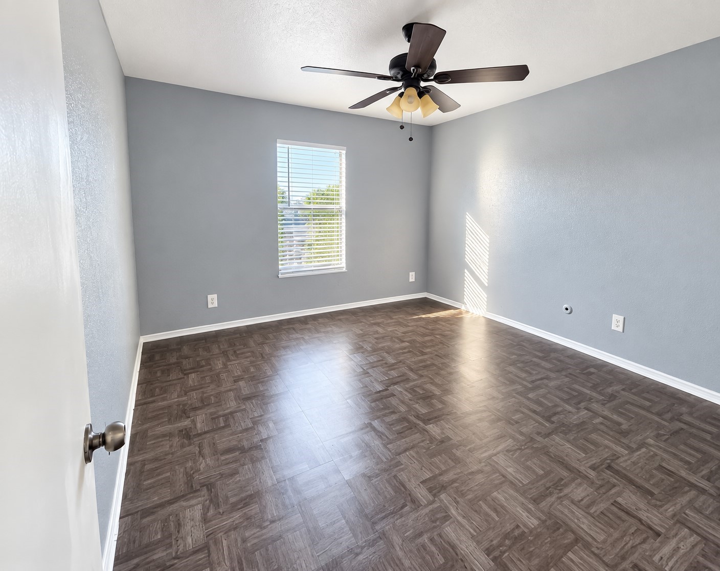 9898 Club Creek Drive 1613 Property Photo 9