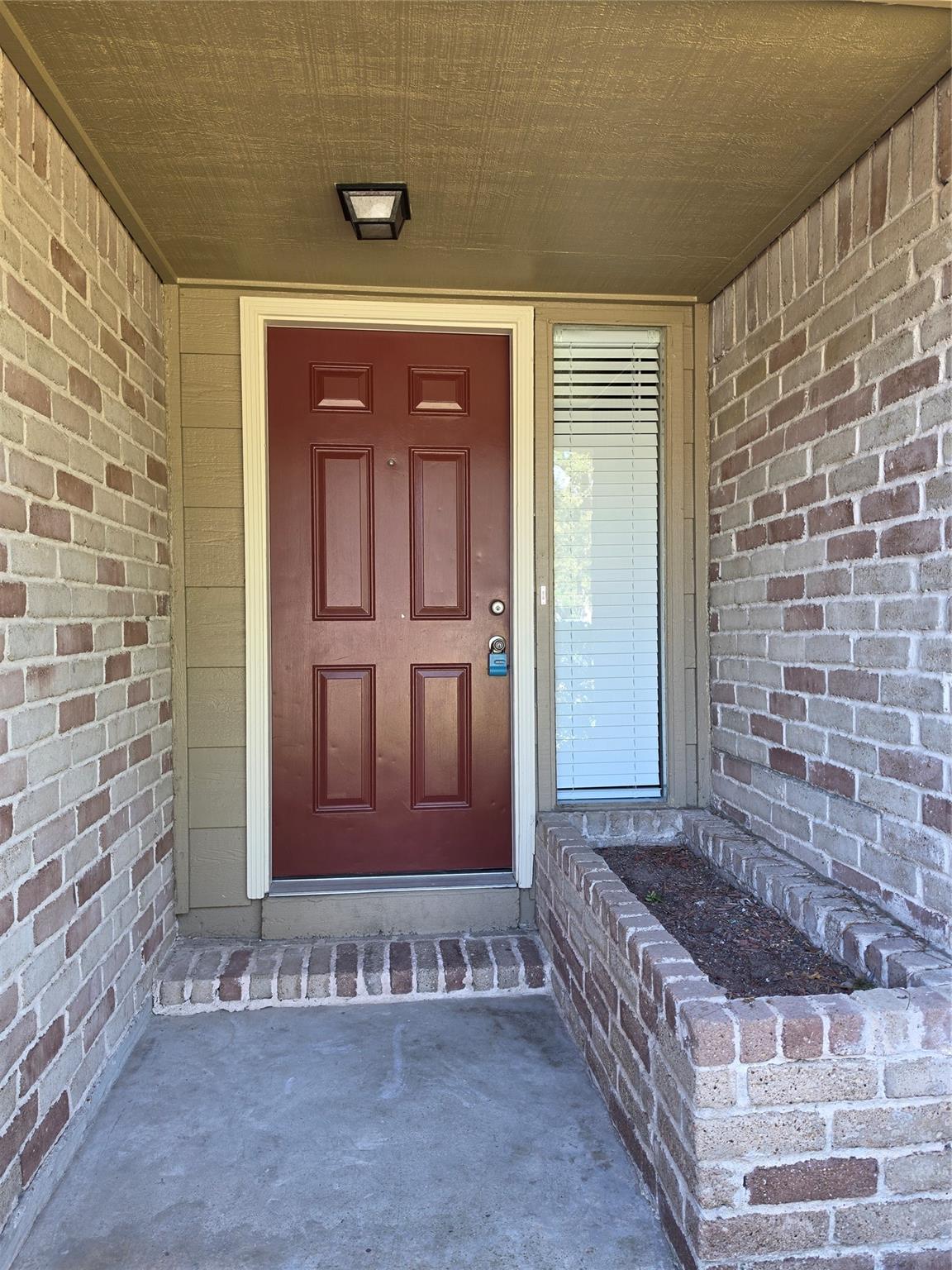 4302 Sloangate Drive Property Photo 2