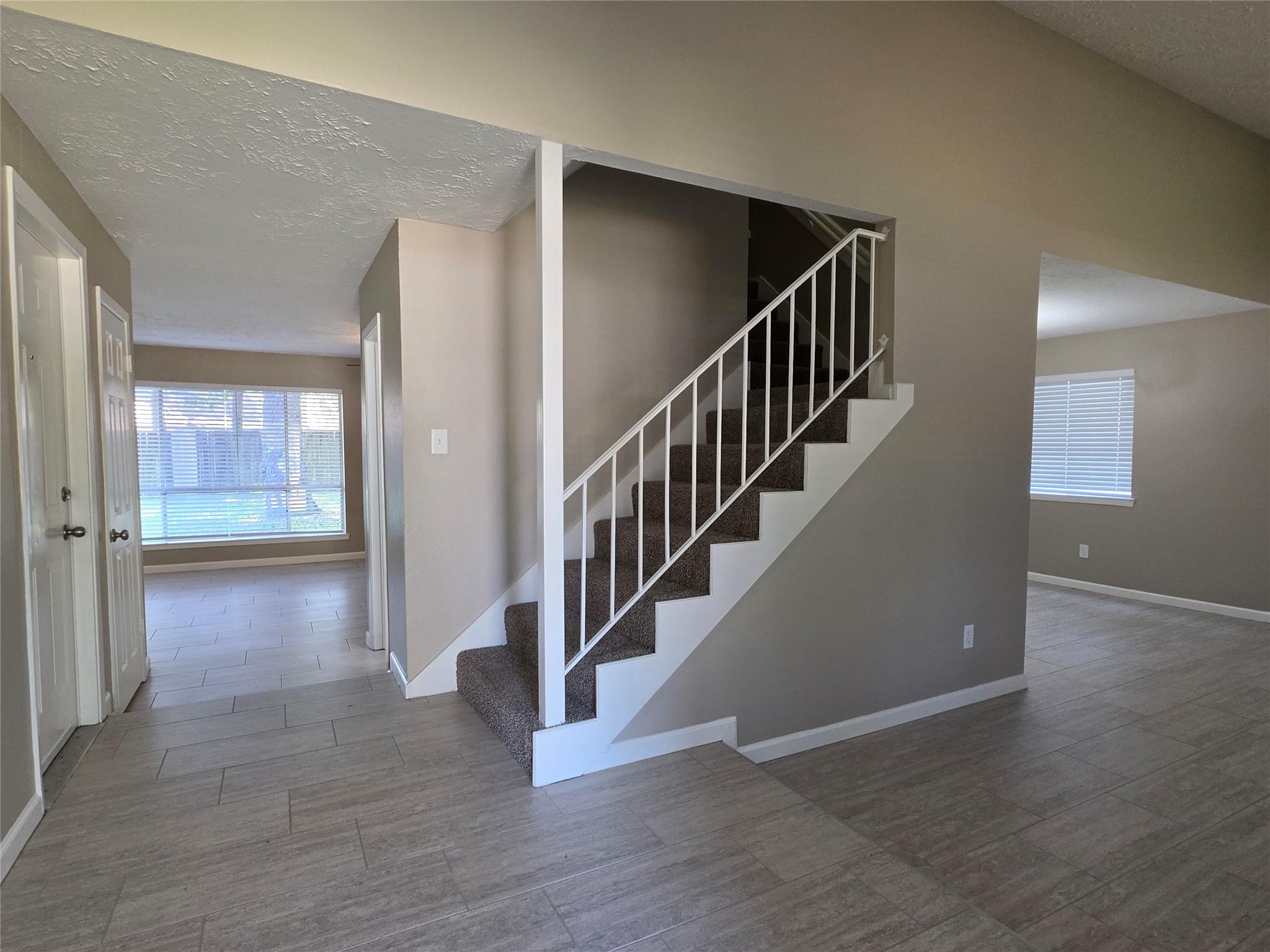 4302 Sloangate Drive Property Photo 3