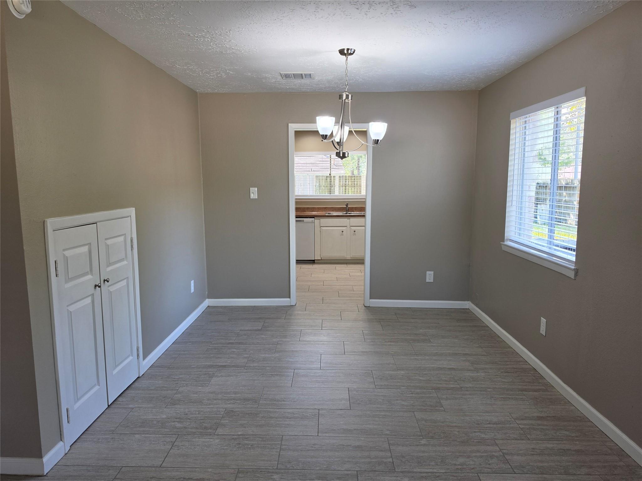 4302 Sloangate Drive Property Photo 6