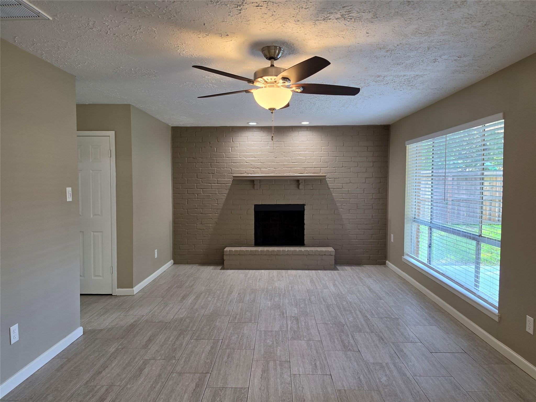 4302 Sloangate Drive Property Photo 10