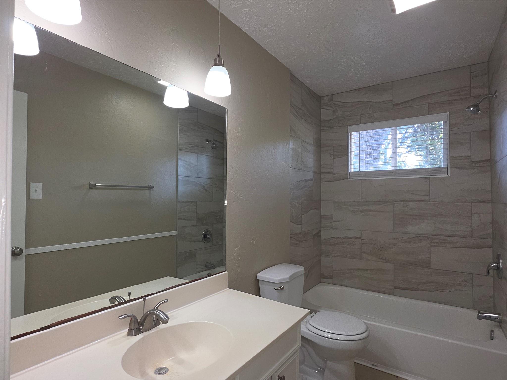 4302 Sloangate Drive Property Photo 17