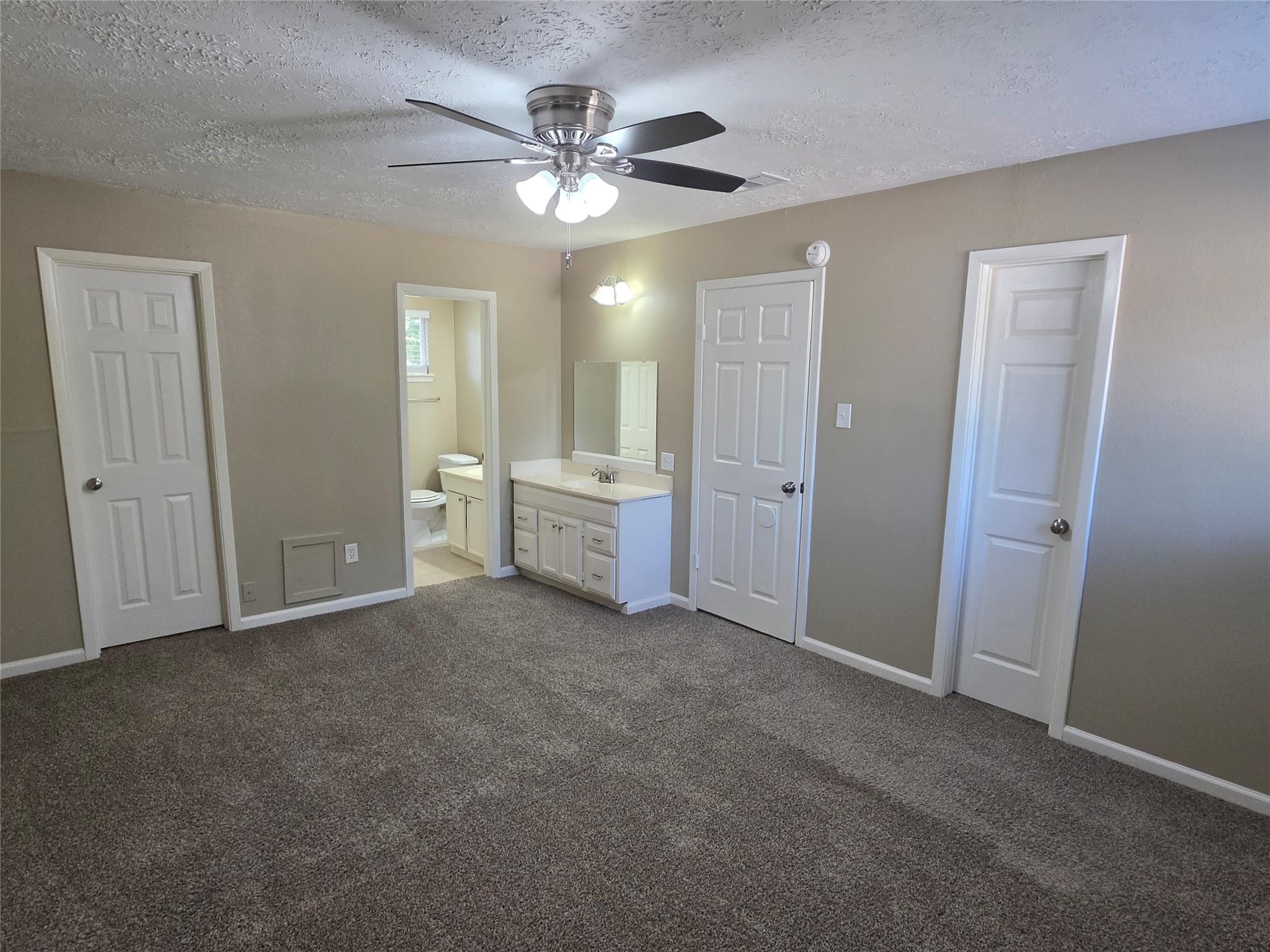4302 Sloangate Drive Property Photo 20