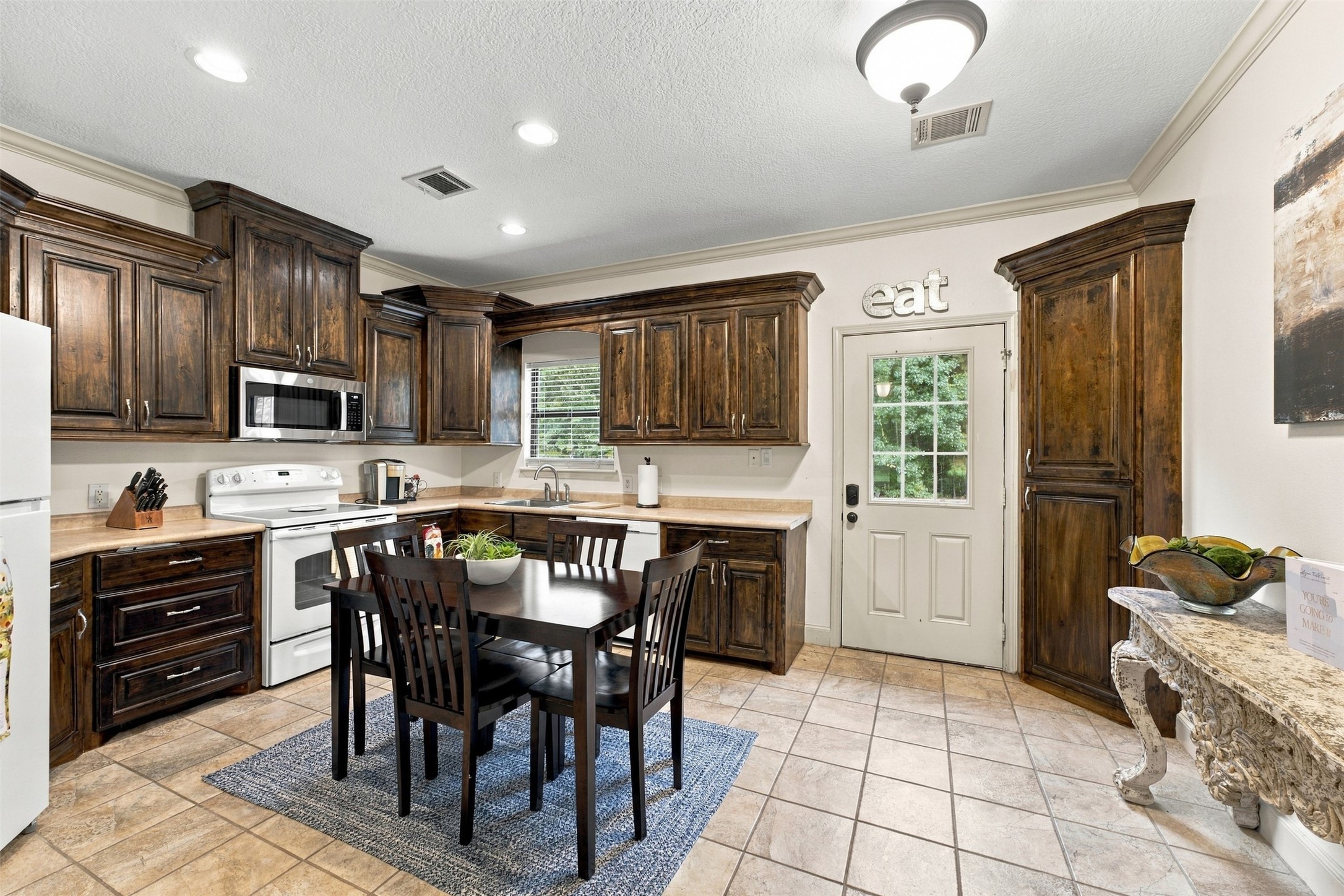 1175 Hunters Creek Way Property Photo 32