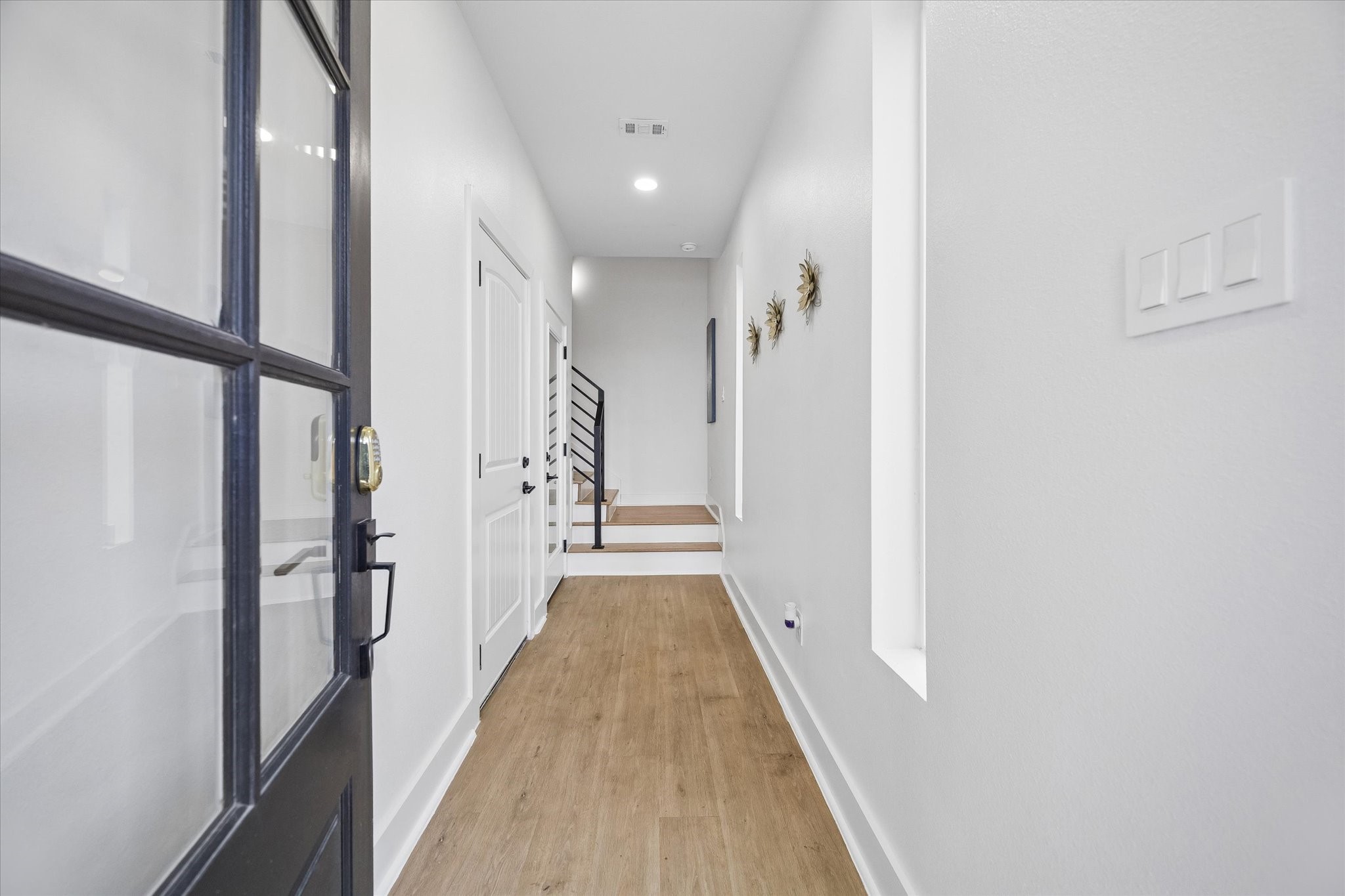 104 E 44th Street A Property Photo 3