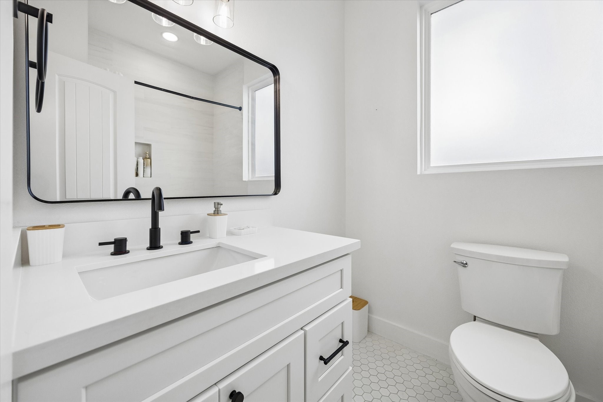 104 E 44th Street A Property Photo 17