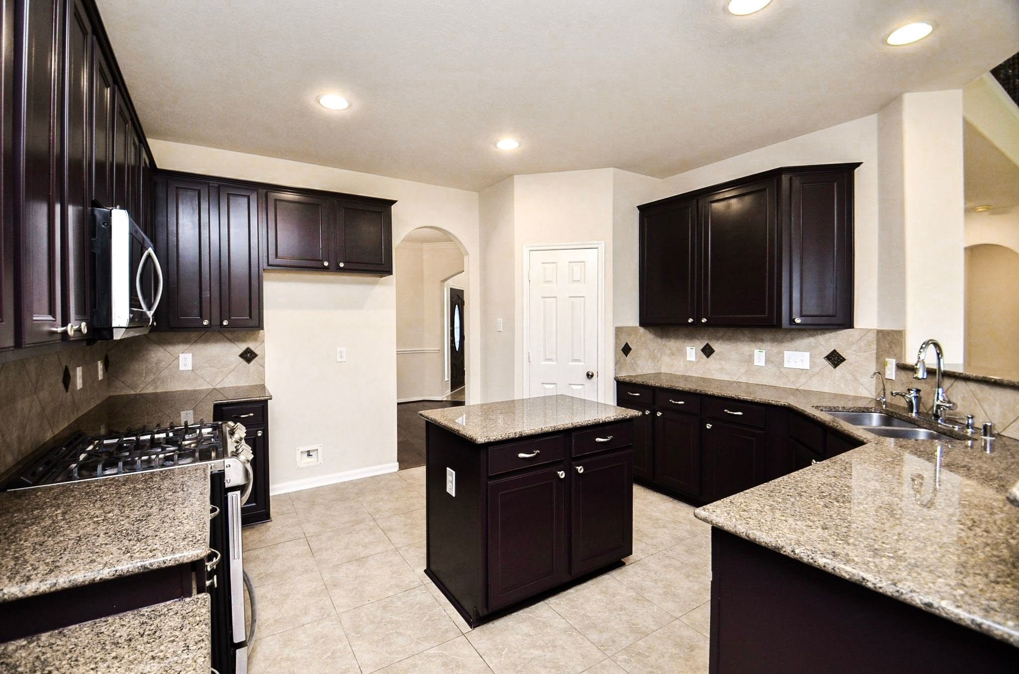 21415 Sierra Bend Drive Property Photo 14