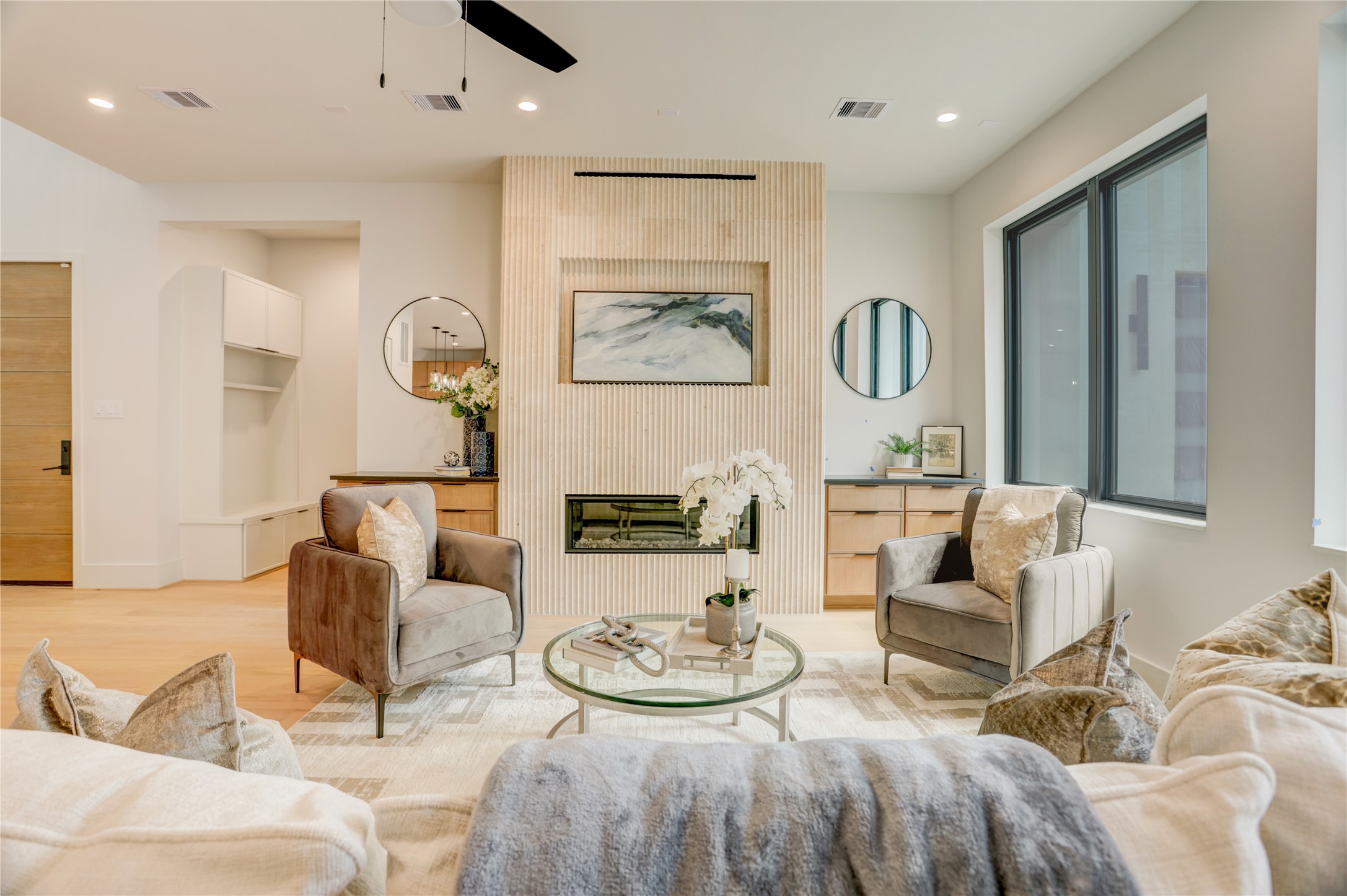 5409 Chevy Chase B Property Photo 1