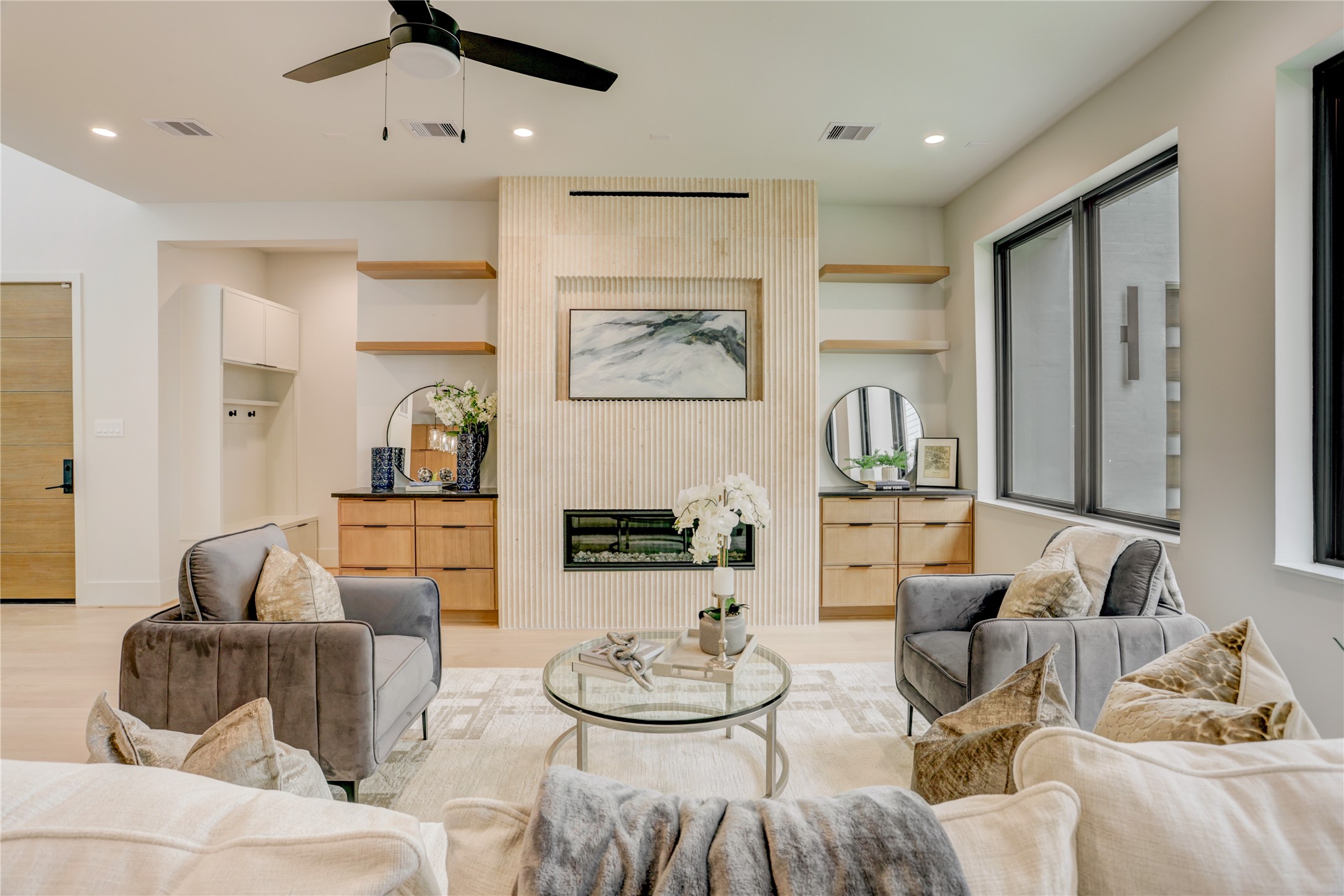 5409 Chevy Chase B Property Photo 1