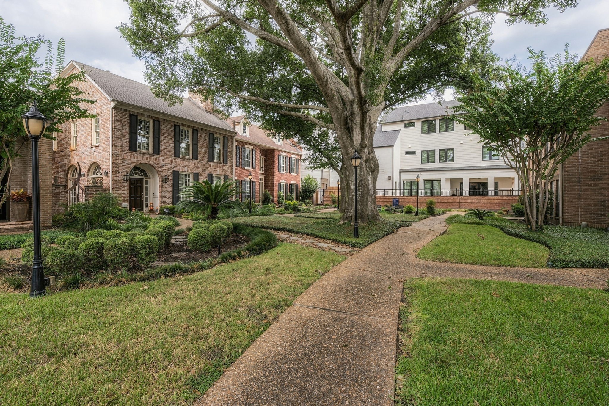 5409 Chevy Chase B Property Photo 44