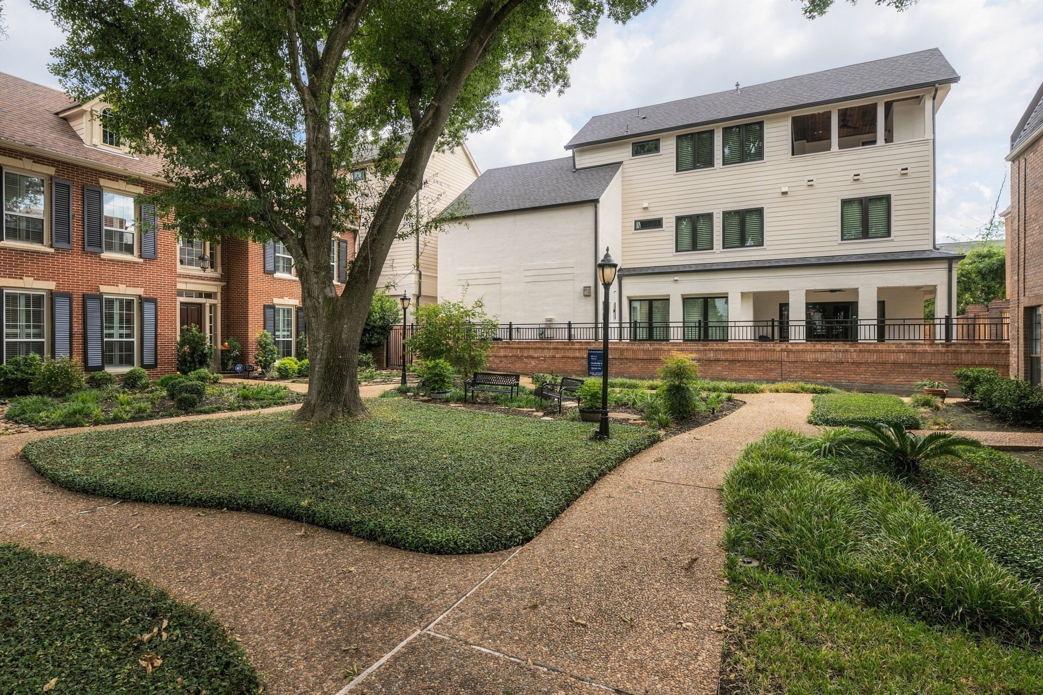 5409 Chevy Chase B Property Photo 45