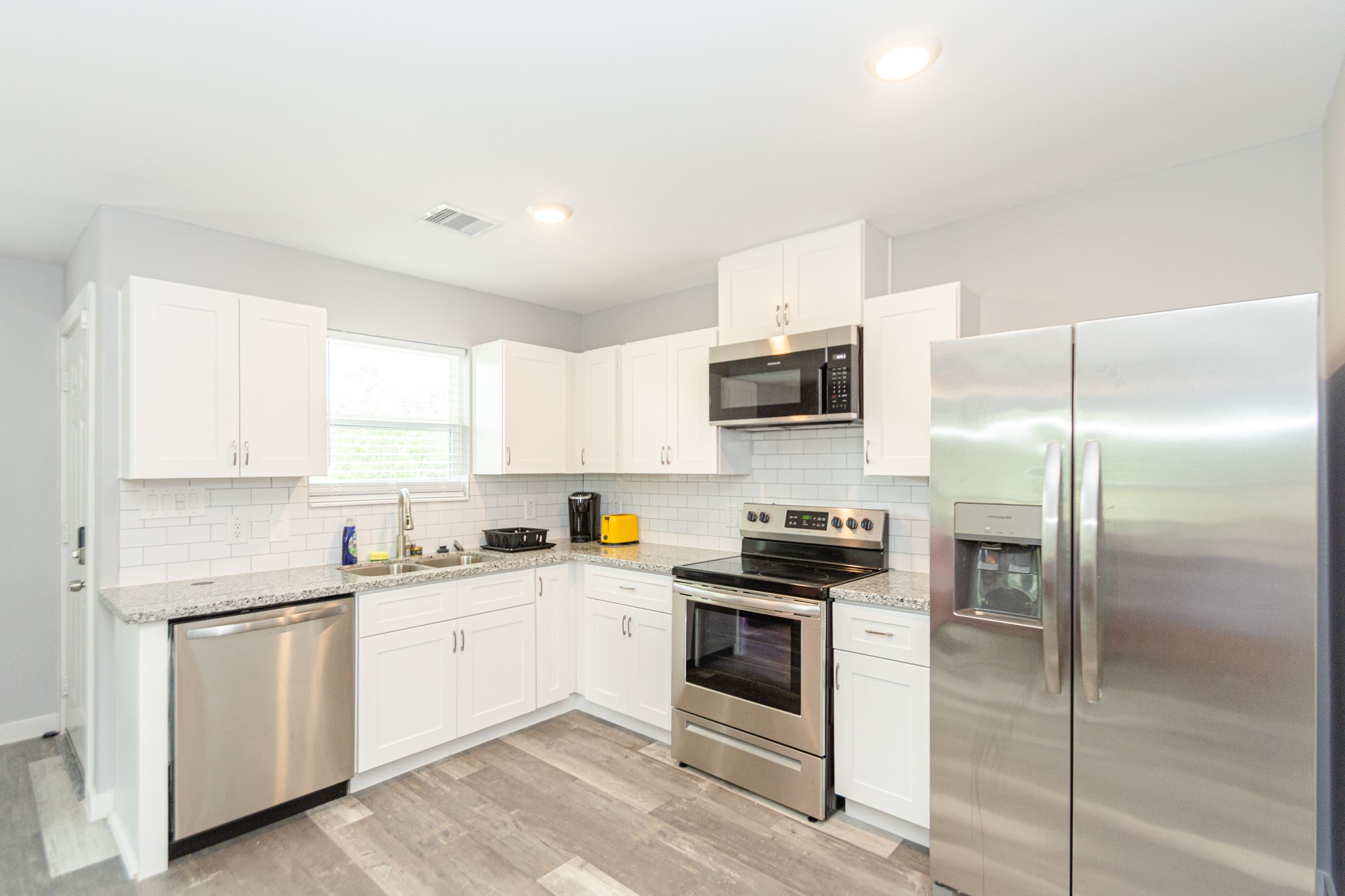 618 Maple Way Way B Property Photo 5