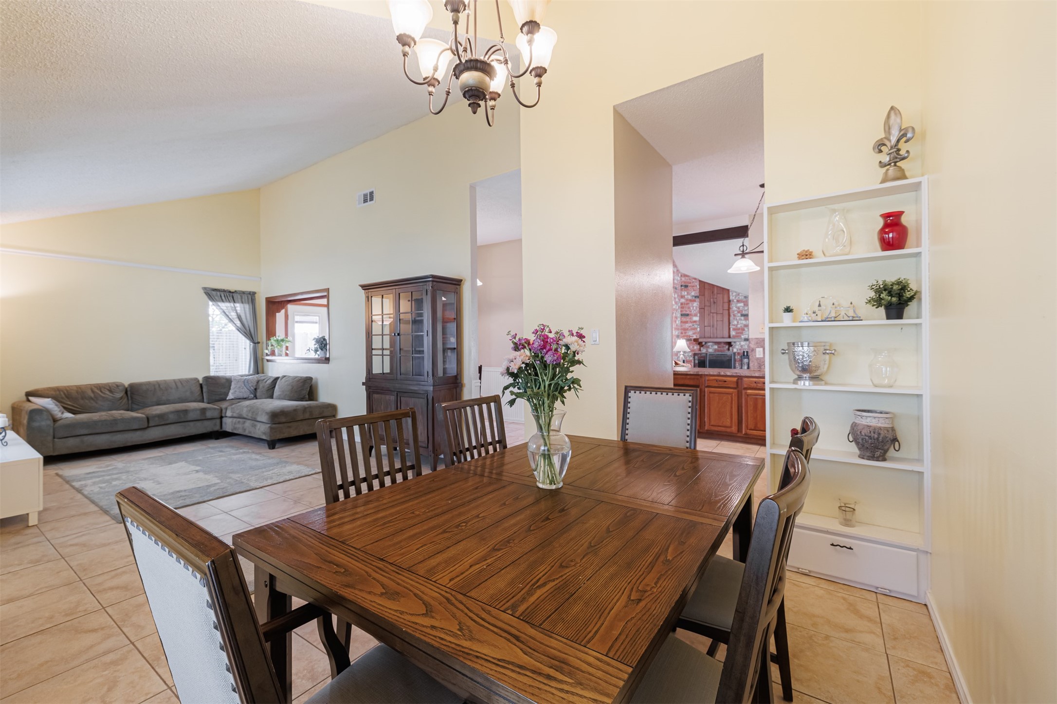 2615 Quarry Hill Road Property Photo 5
