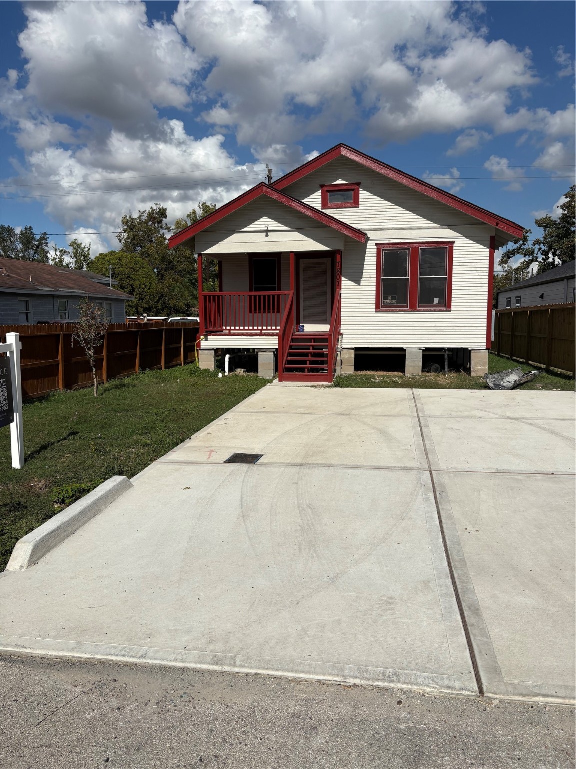 7807 Queen Street Property Photo 1