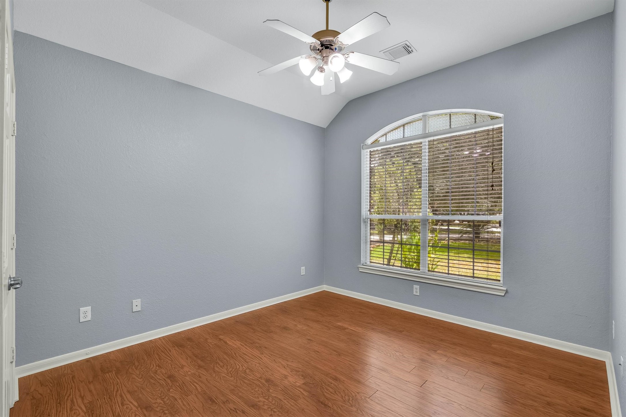 7 Caelin Court Property Photo 26