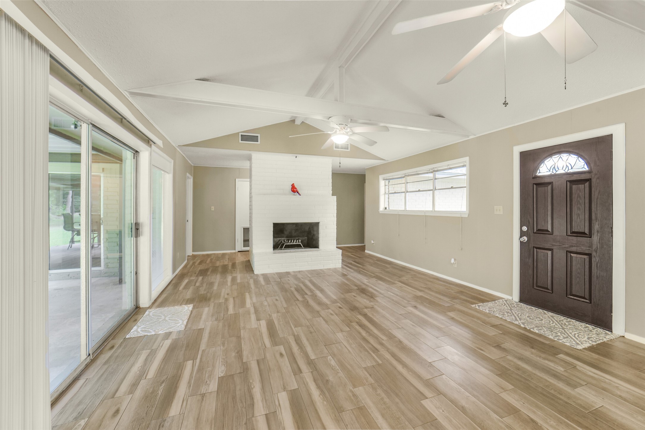 23807 Red Oak Drive Property Photo 3