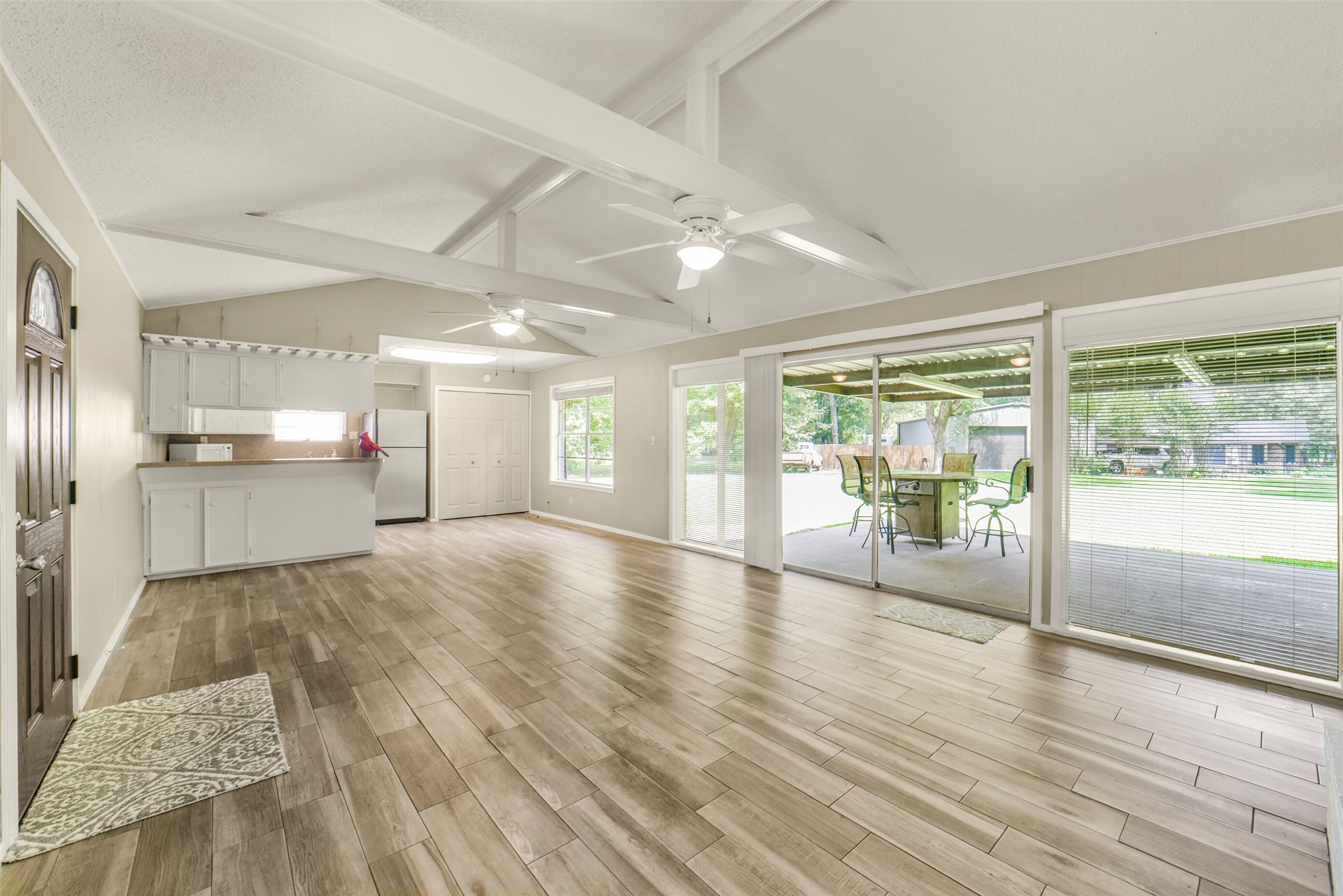 23807 Red Oak Drive Property Photo 6