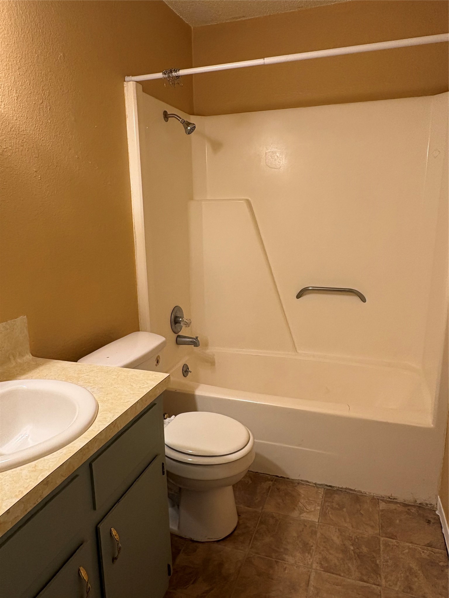 405 Oak Street 103 Property Photo 9