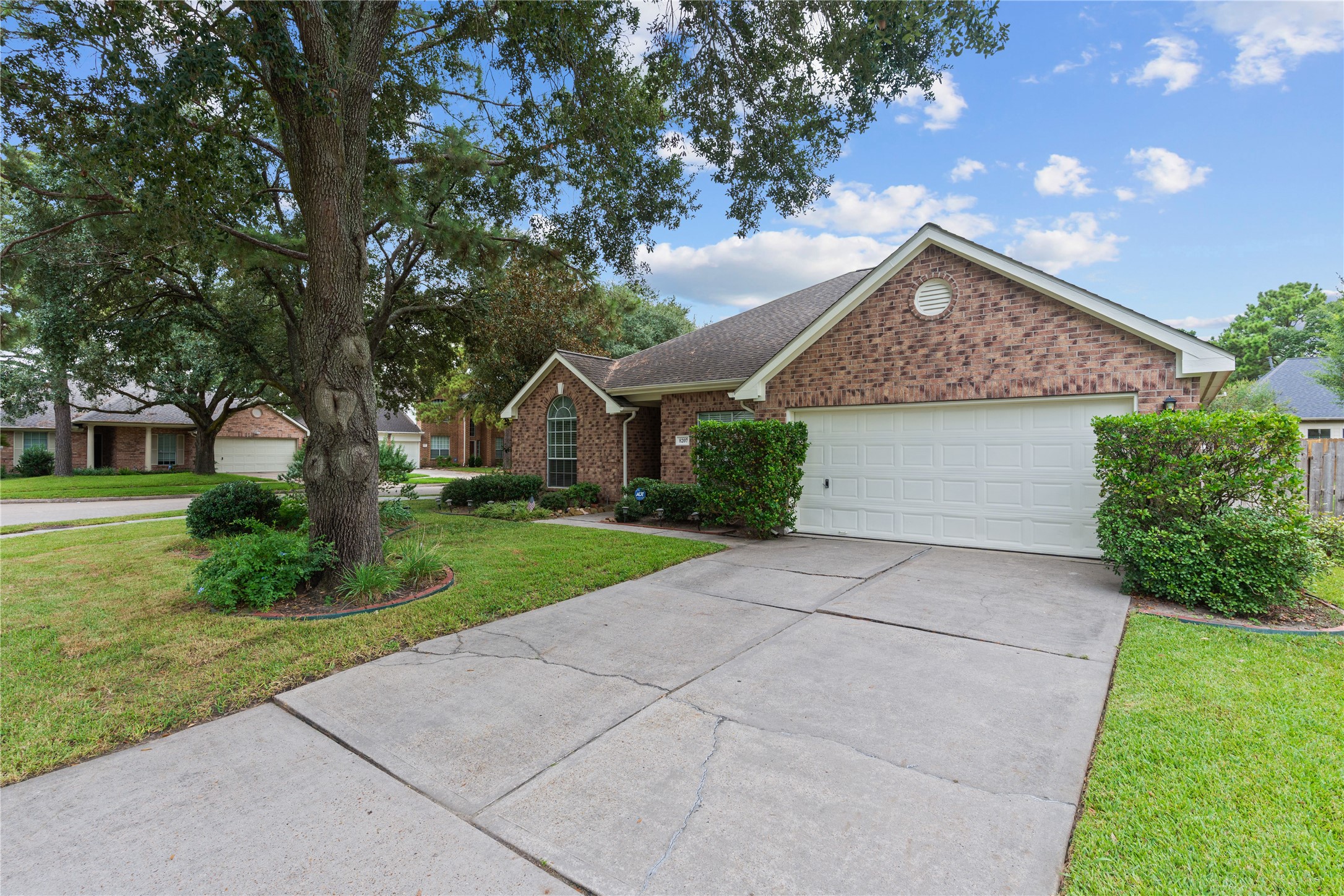 8207 Broken Timber Way Property Photo 4