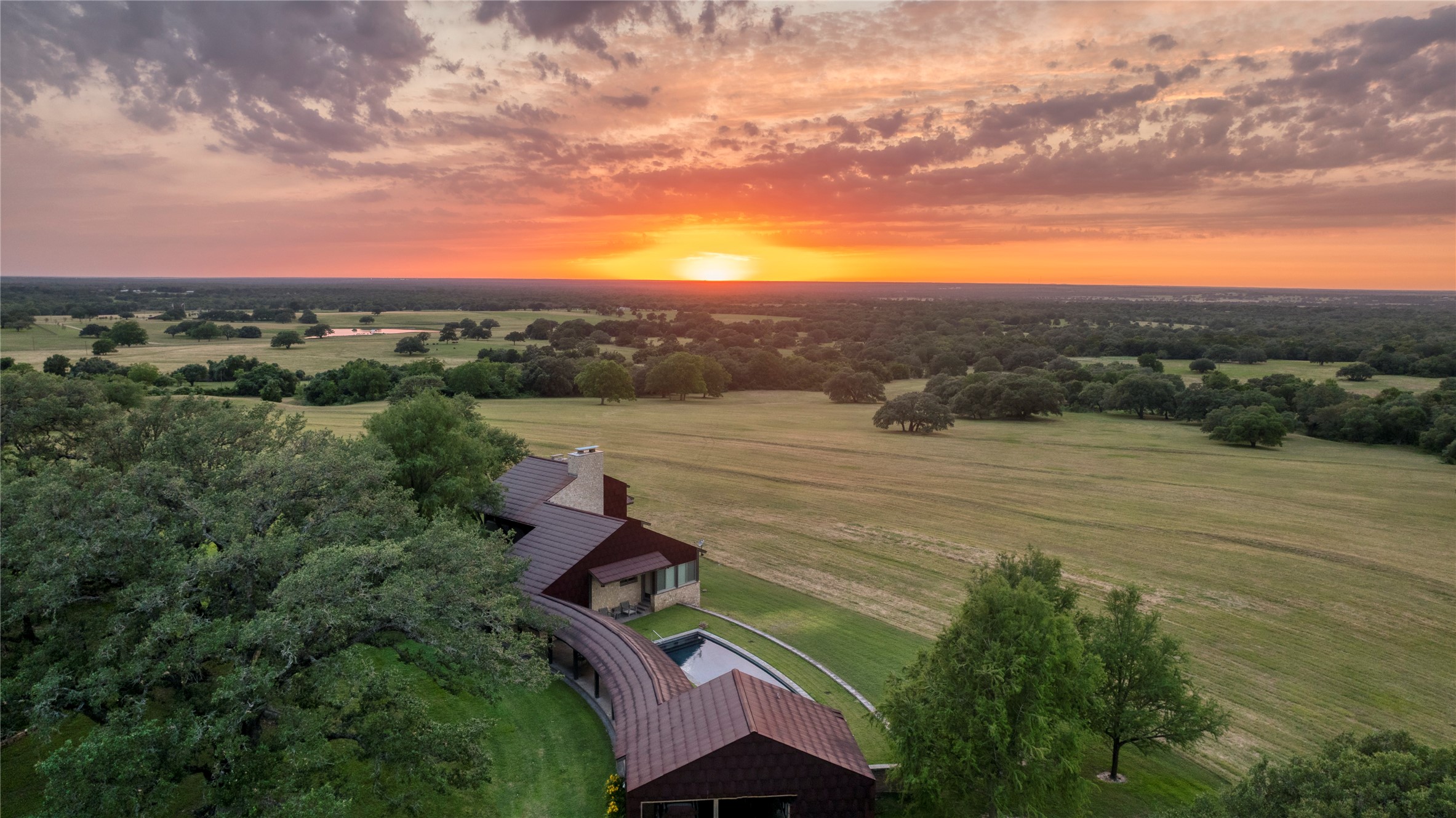 10209 Seward Plantation Road Property Photo 2