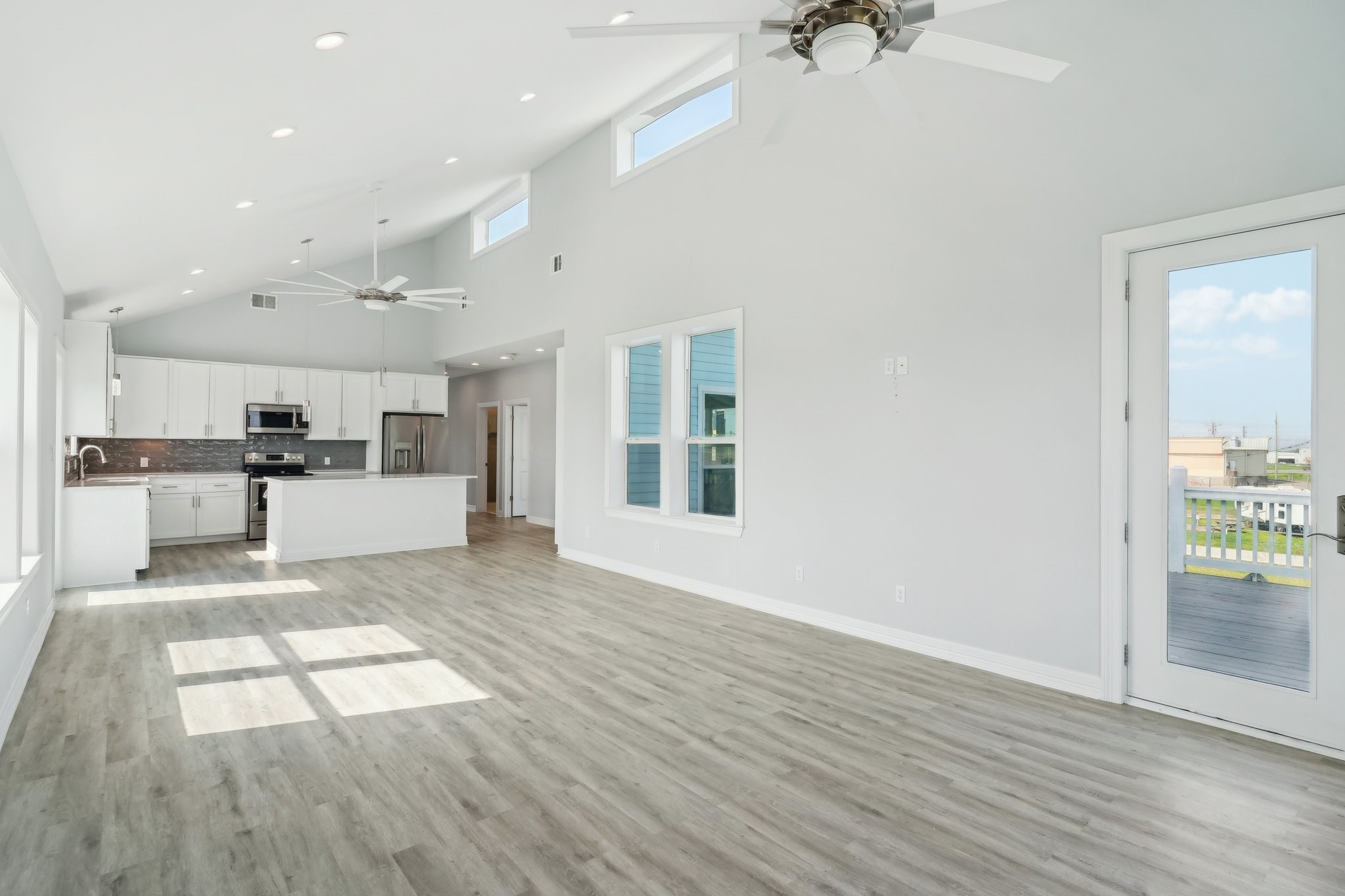 2115 Seahorse Lane Property Photo 6