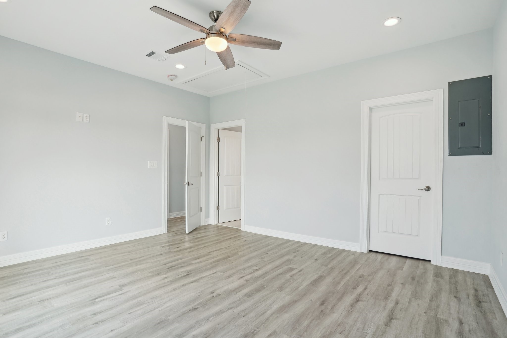 2115 Seahorse Lane Property Photo 13