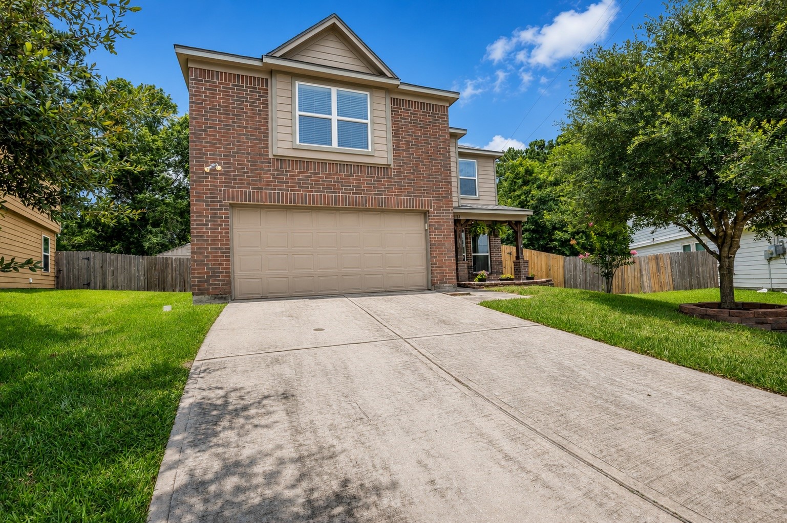 16718 Warbler Drive Property Photo 2