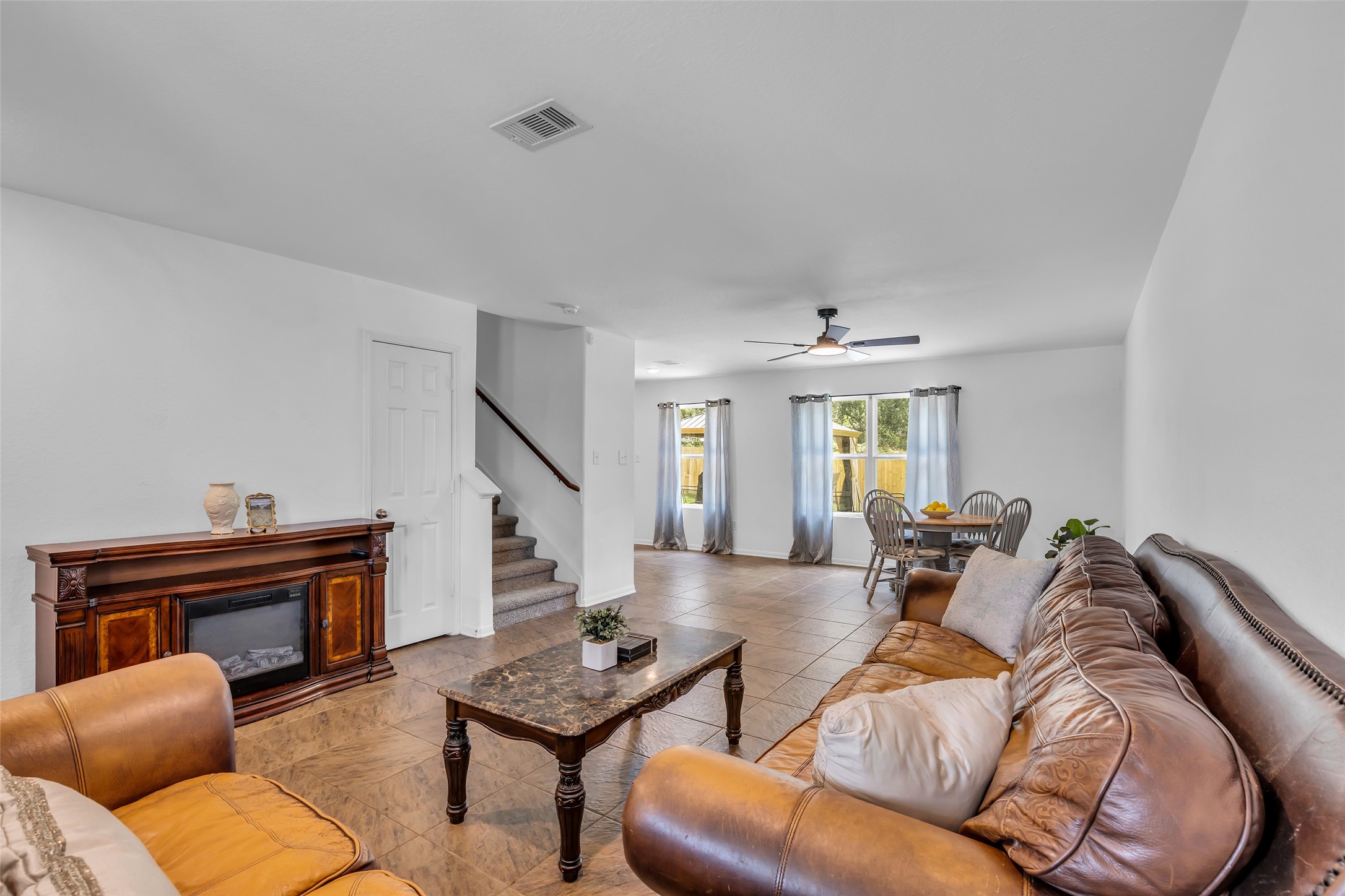 16718 Warbler Drive Property Photo 10