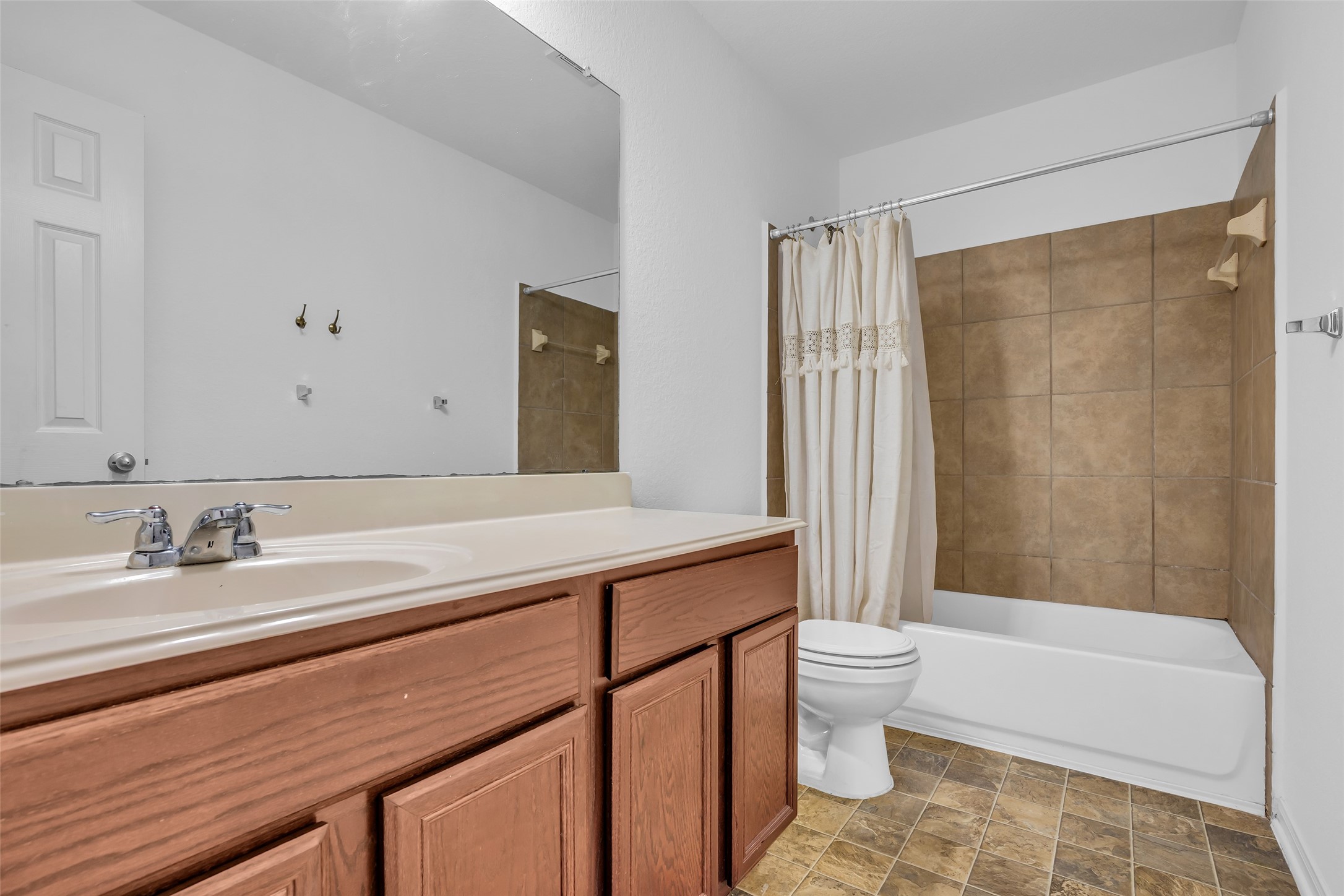 16718 Warbler Drive Property Photo 29