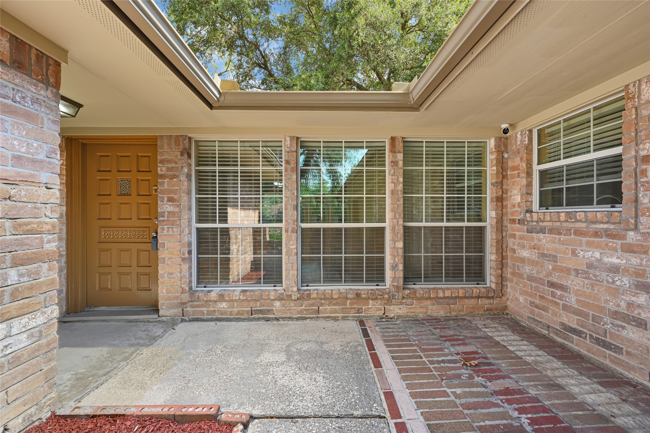 7323 Log View Drive Property Photo 2
