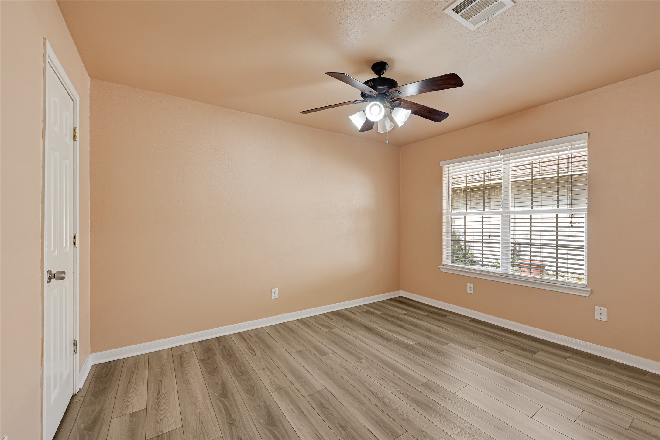 7323 Log View Drive Property Photo 9
