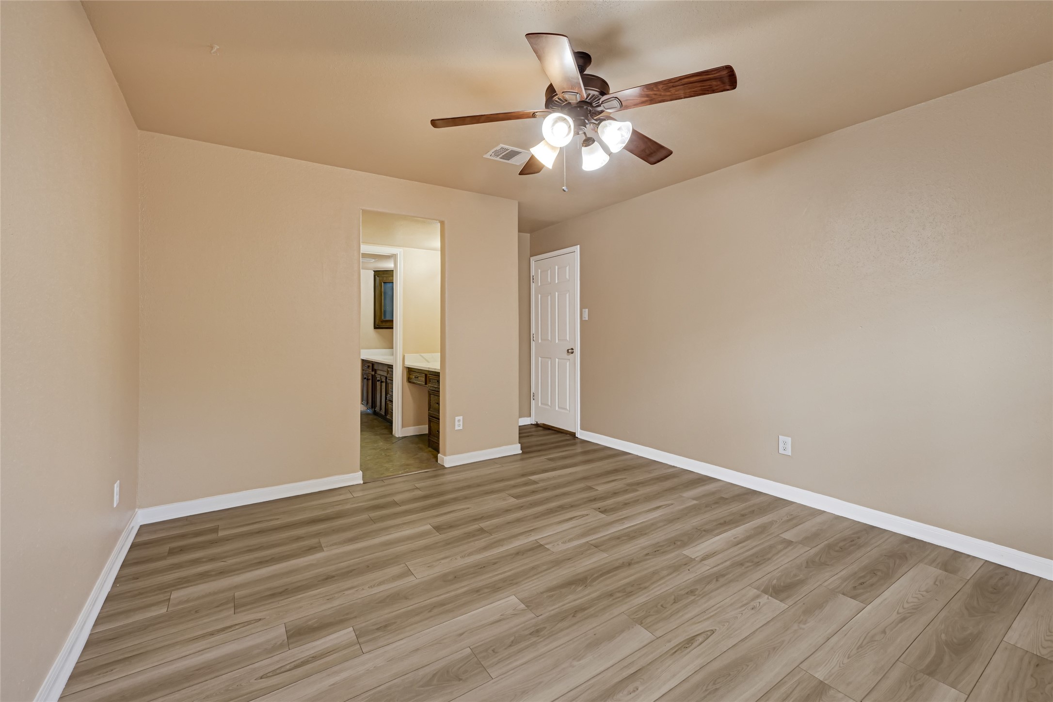 7323 Log View Drive Property Photo 14