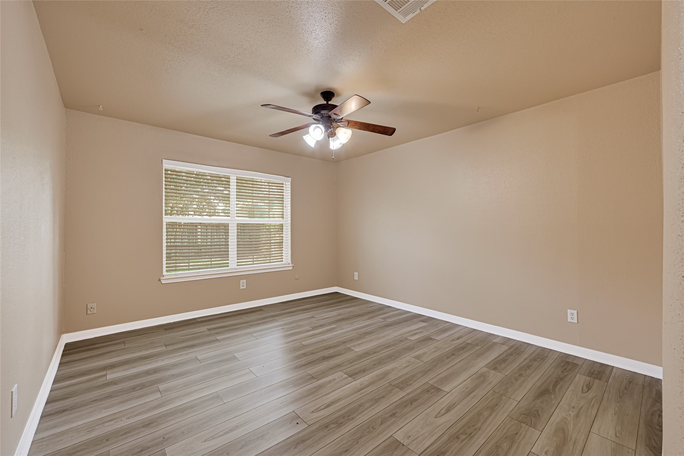 7323 Log View Drive Property Photo 15